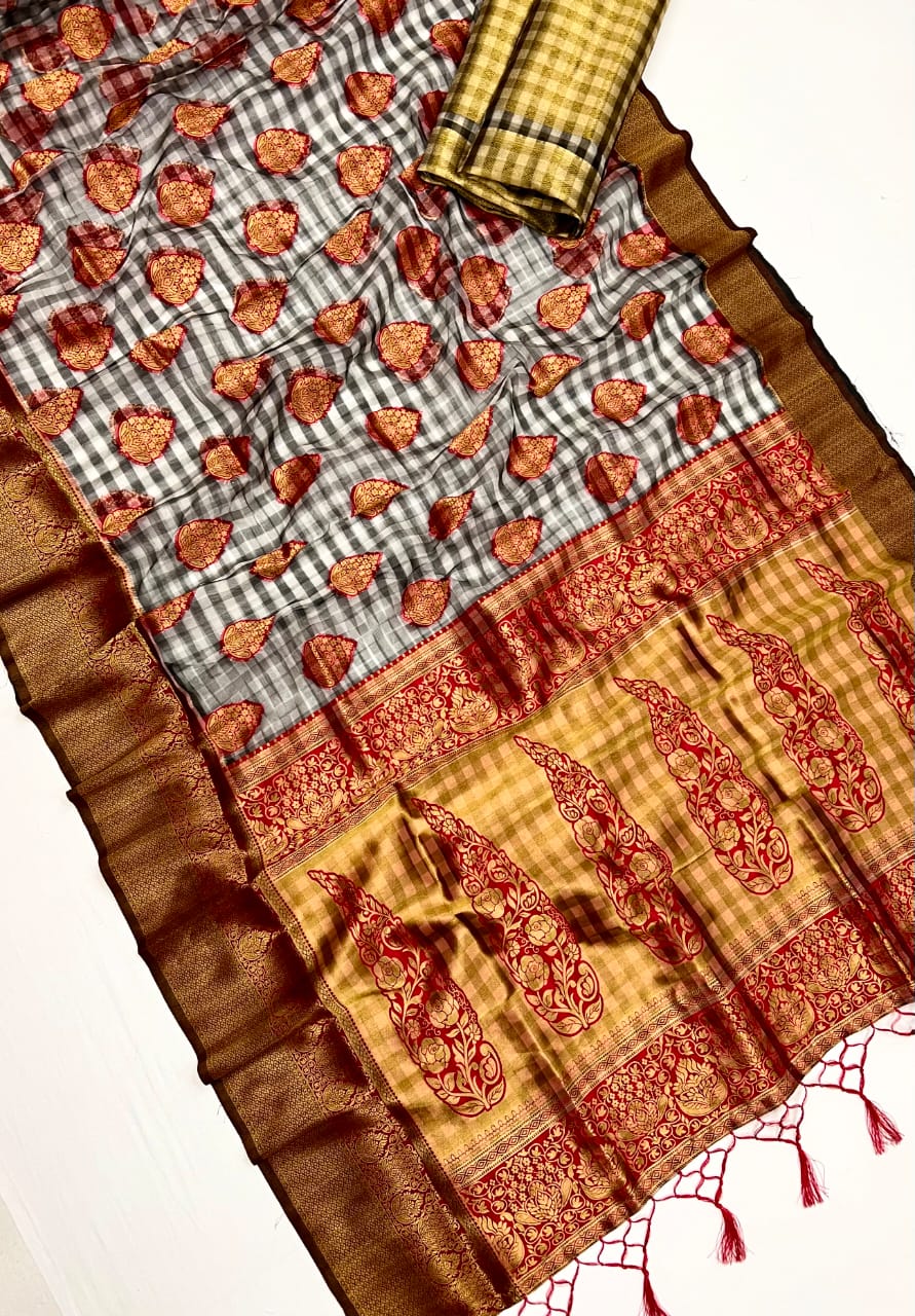 Beautiful Designer Checks
Handloom Weaving Silk Saree