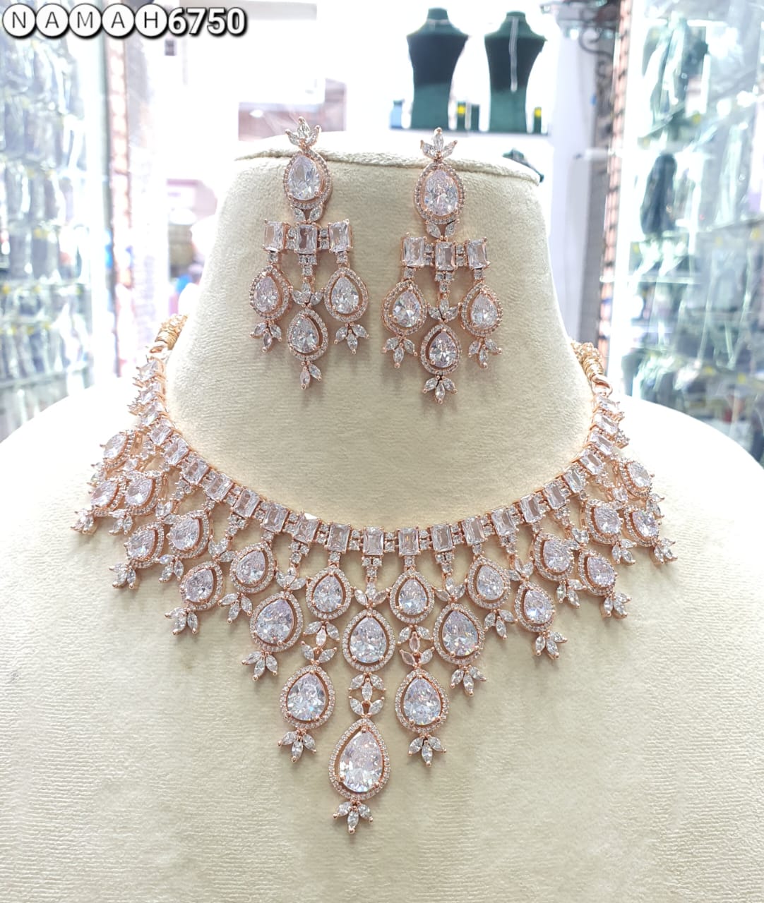 Gold Diamond Showcase Rose Gold Diamond Necklace Set With Earring
