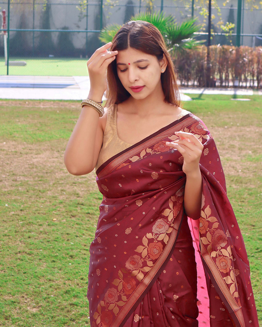 Floral Woven Zari Weaving Designer Pure Soft Banarasi Silk Saree