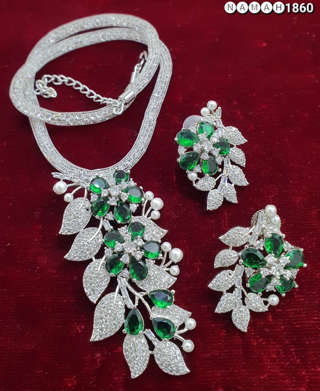 Pendant &amp; Earrings Set