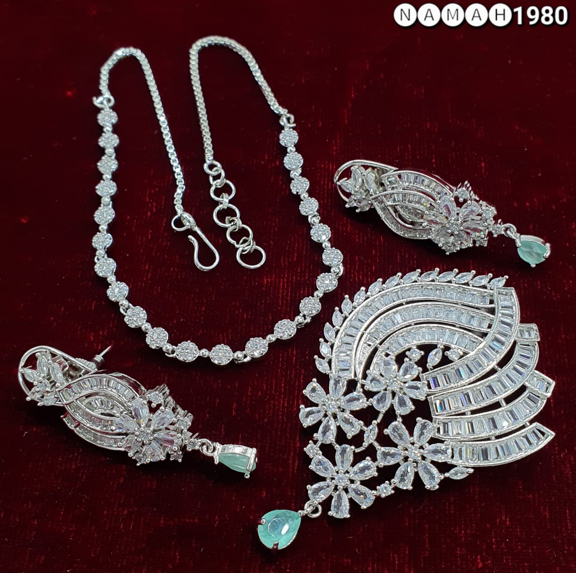 Pendant &amp; Earrings Set