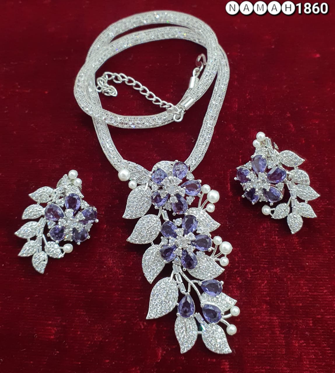 Pendant &amp; Earrings Set