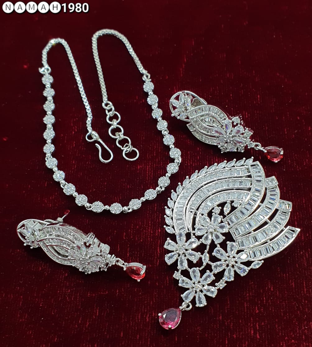 Pendant &amp; Earrings Set
