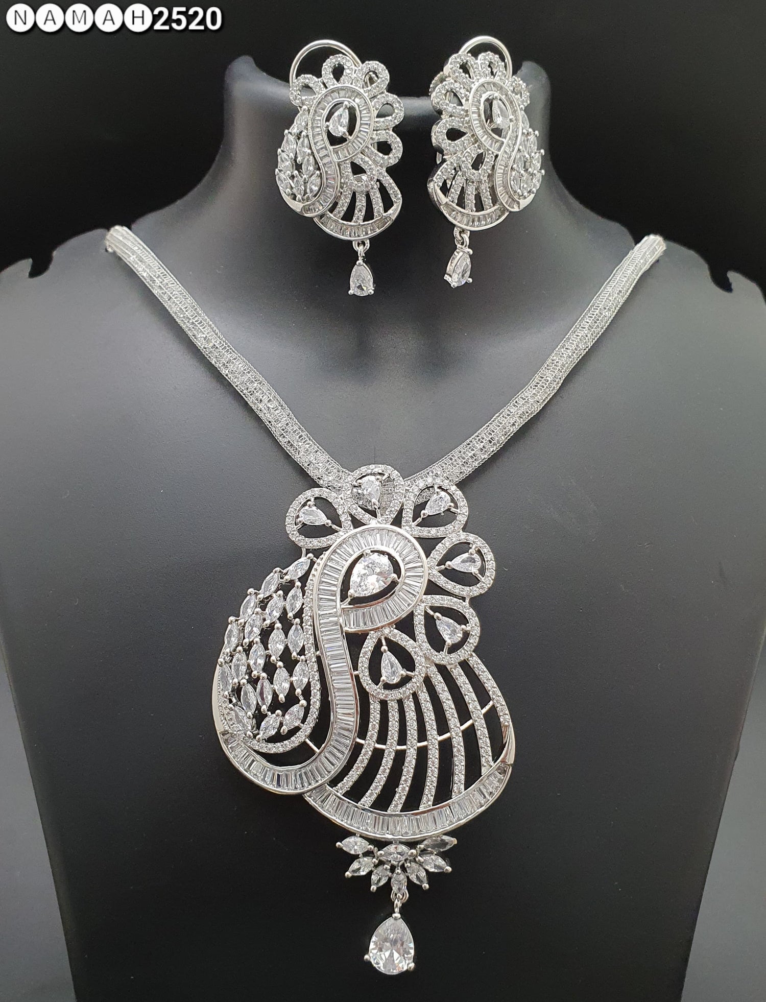 american diamond necklace Set