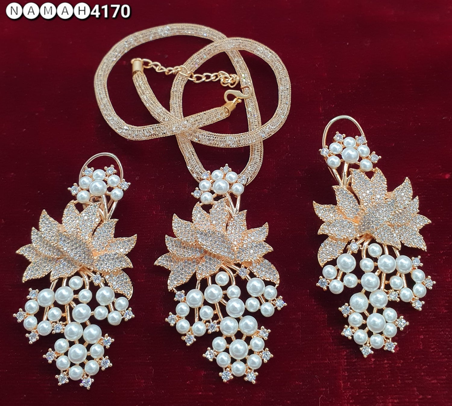 Pendant &amp; Earrings Set