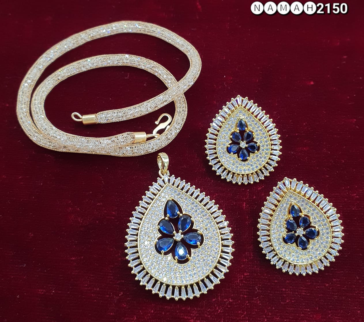 Pendant & Earrings Set