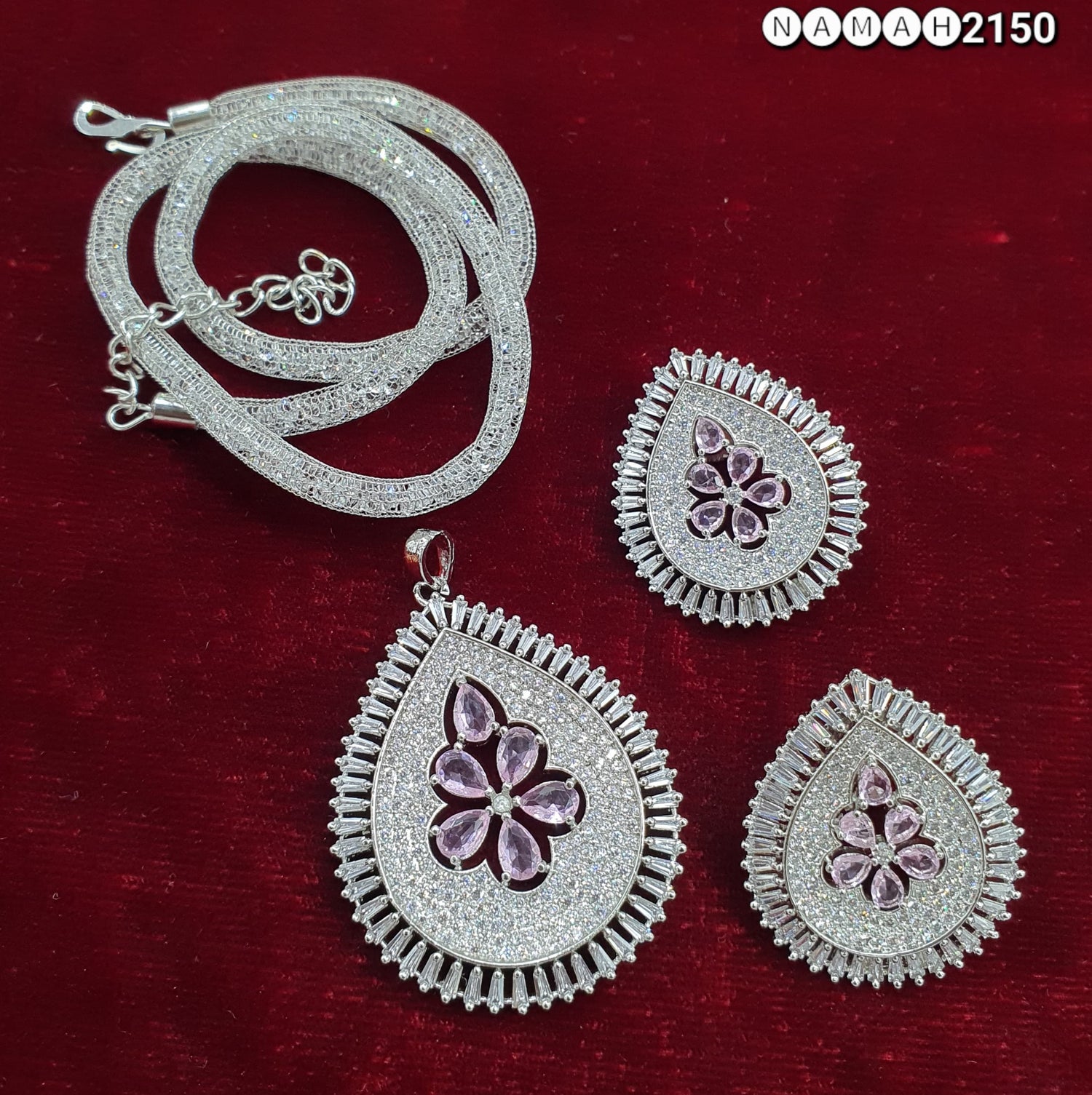 Pendant &amp; Earrings Set