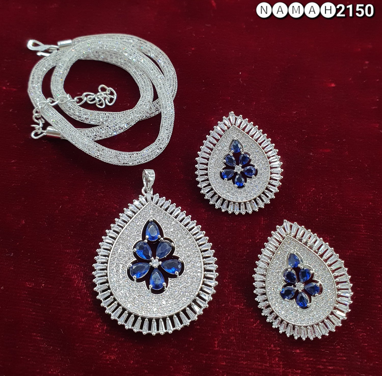 Pendant &amp; Earrings Set
