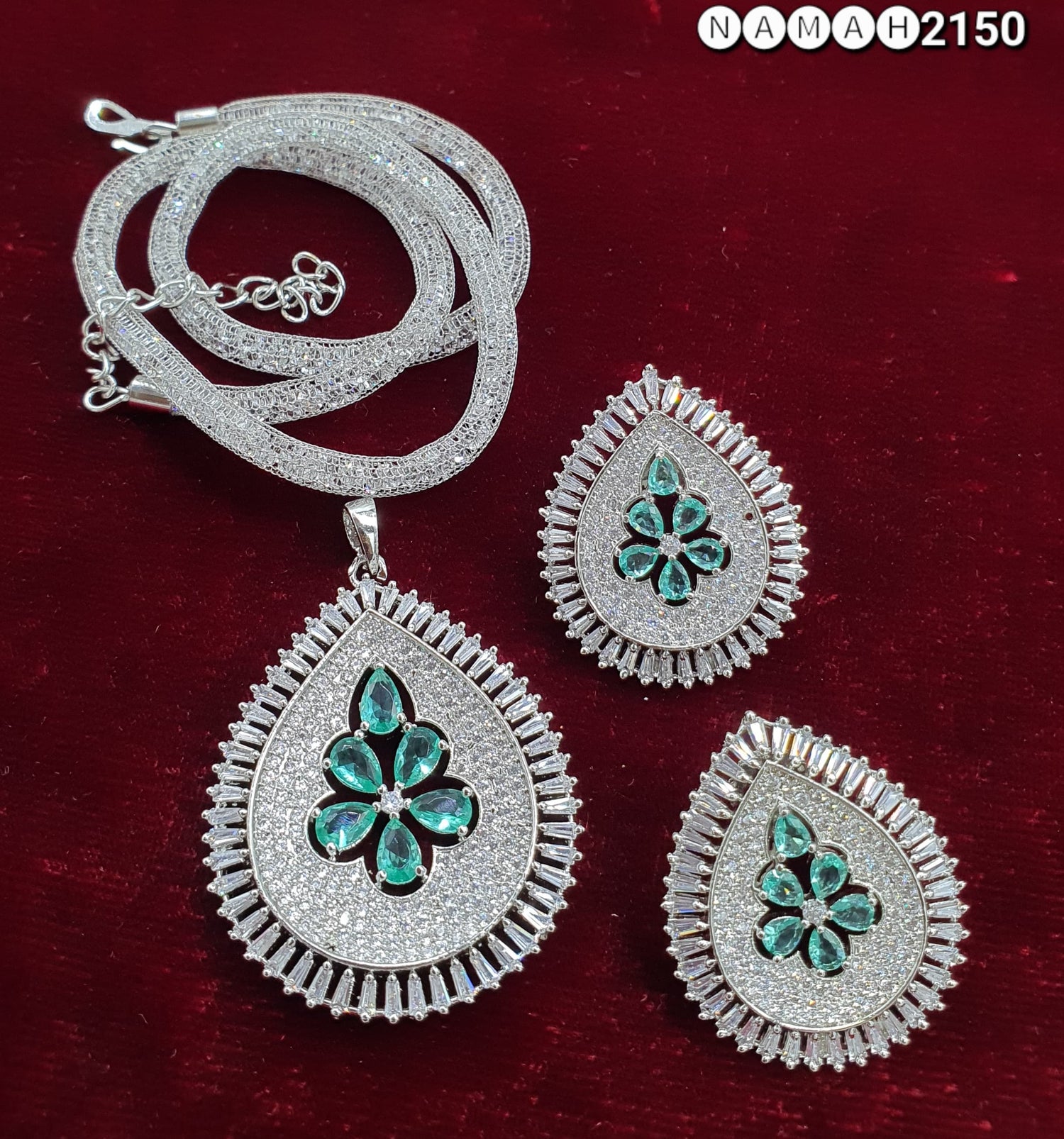 Pendant &amp; Earrings Set