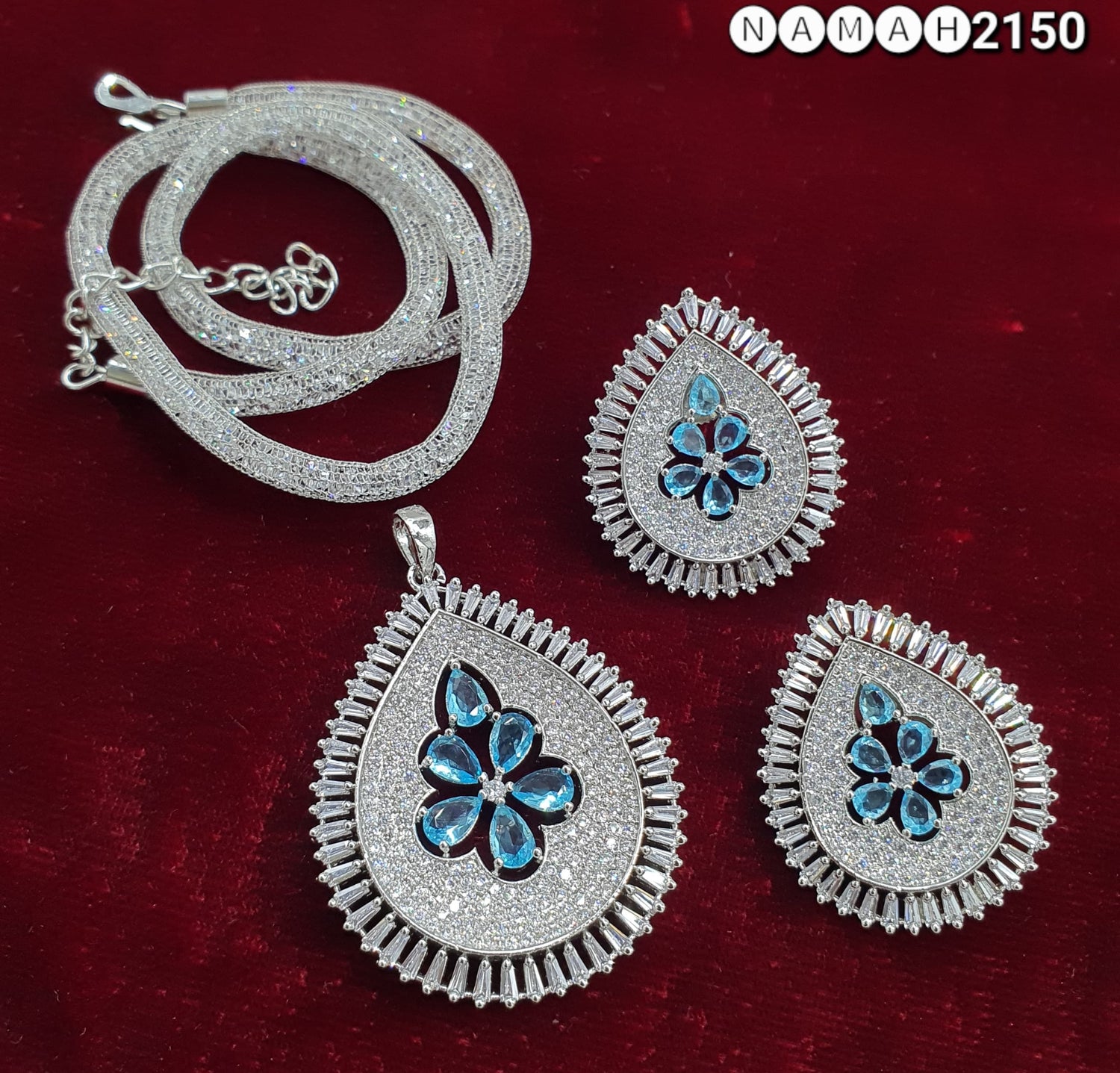 Pendant &amp; Earrings Set
