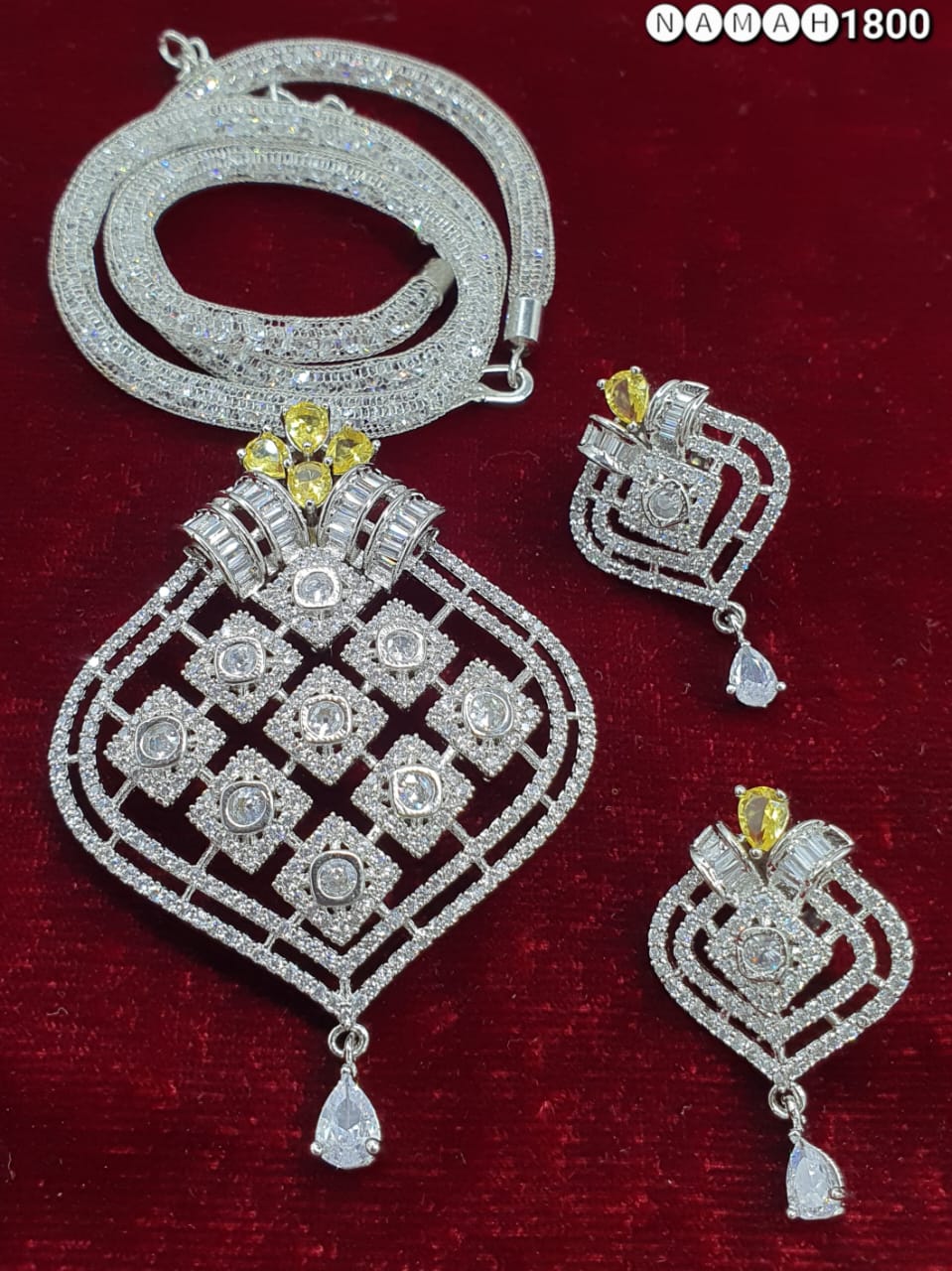 Pendant &amp; Earrings Set