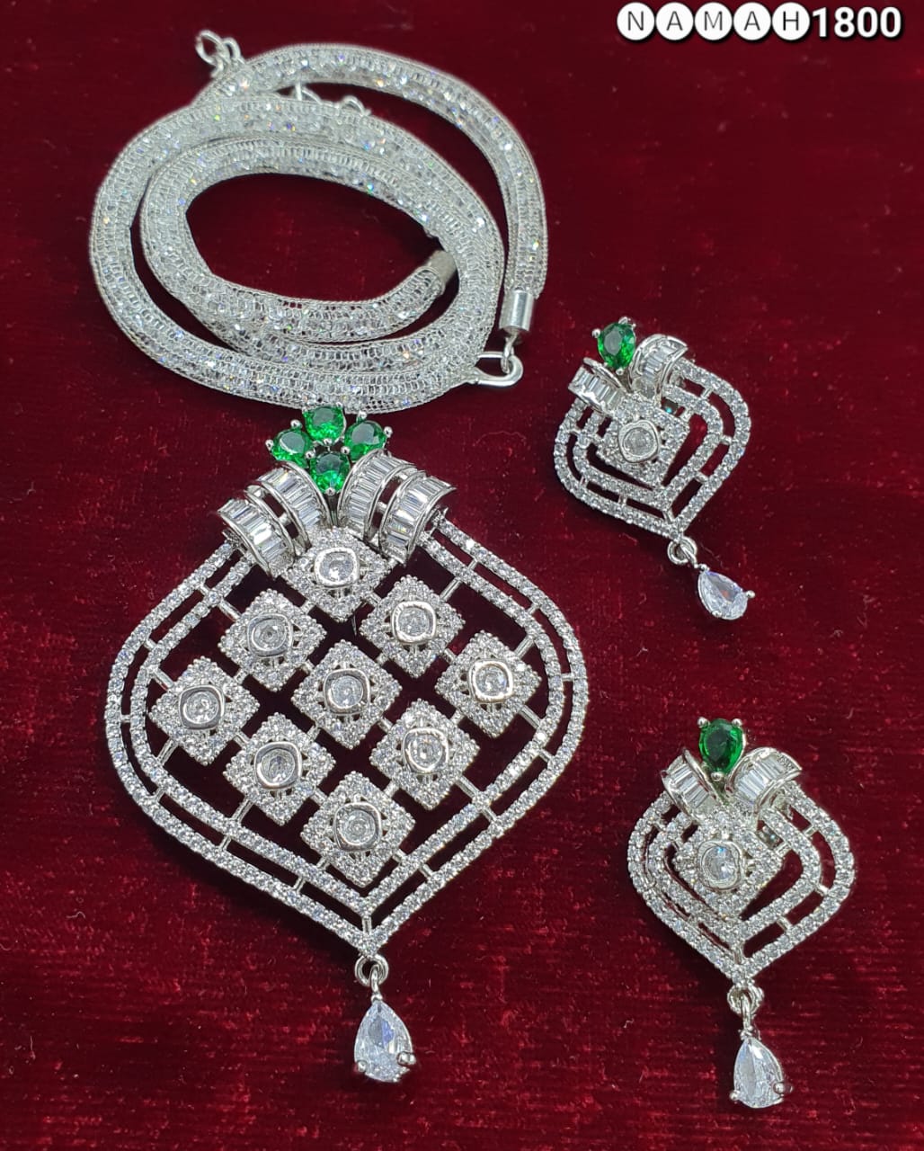 Pendant &amp; Earrings Set