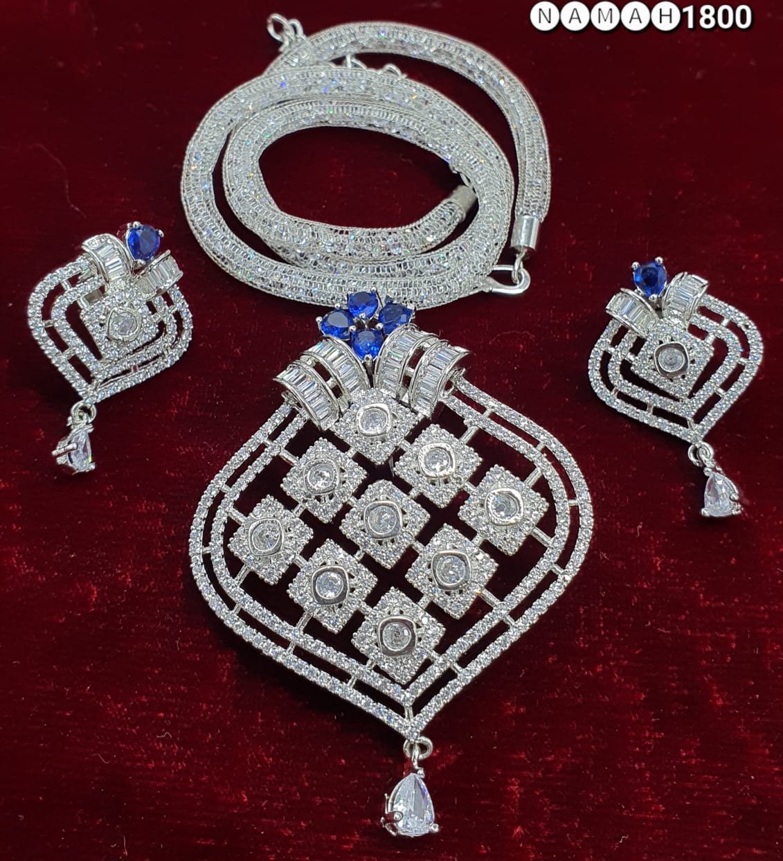 Pendant &amp; Earrings Set