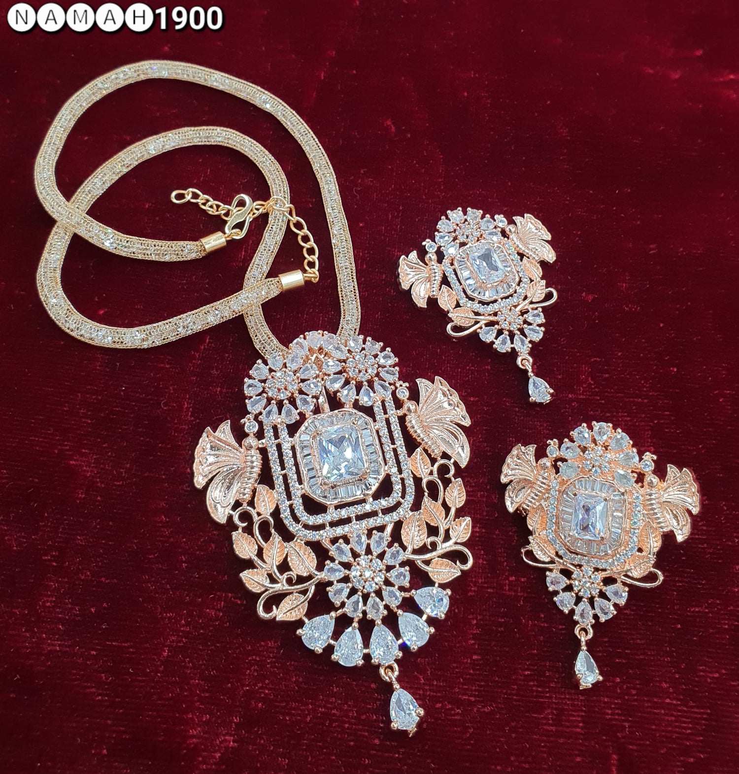 Pendant &amp; Earrings Set