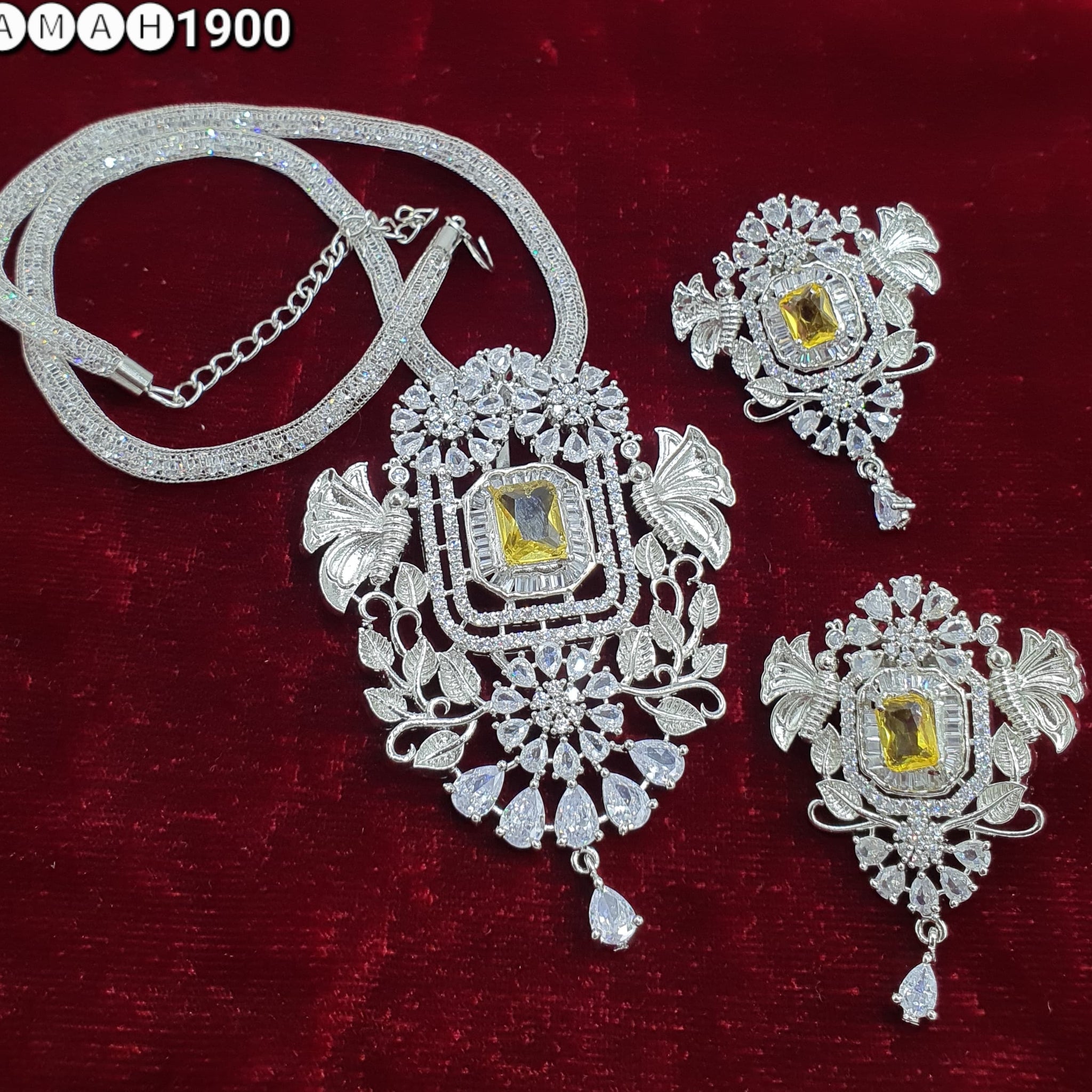 Pendant & Earrings Set