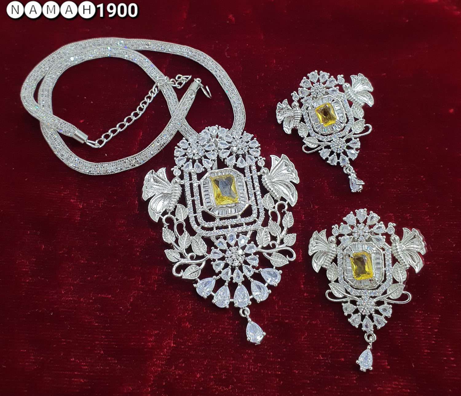 Pendant &amp; Earrings Set