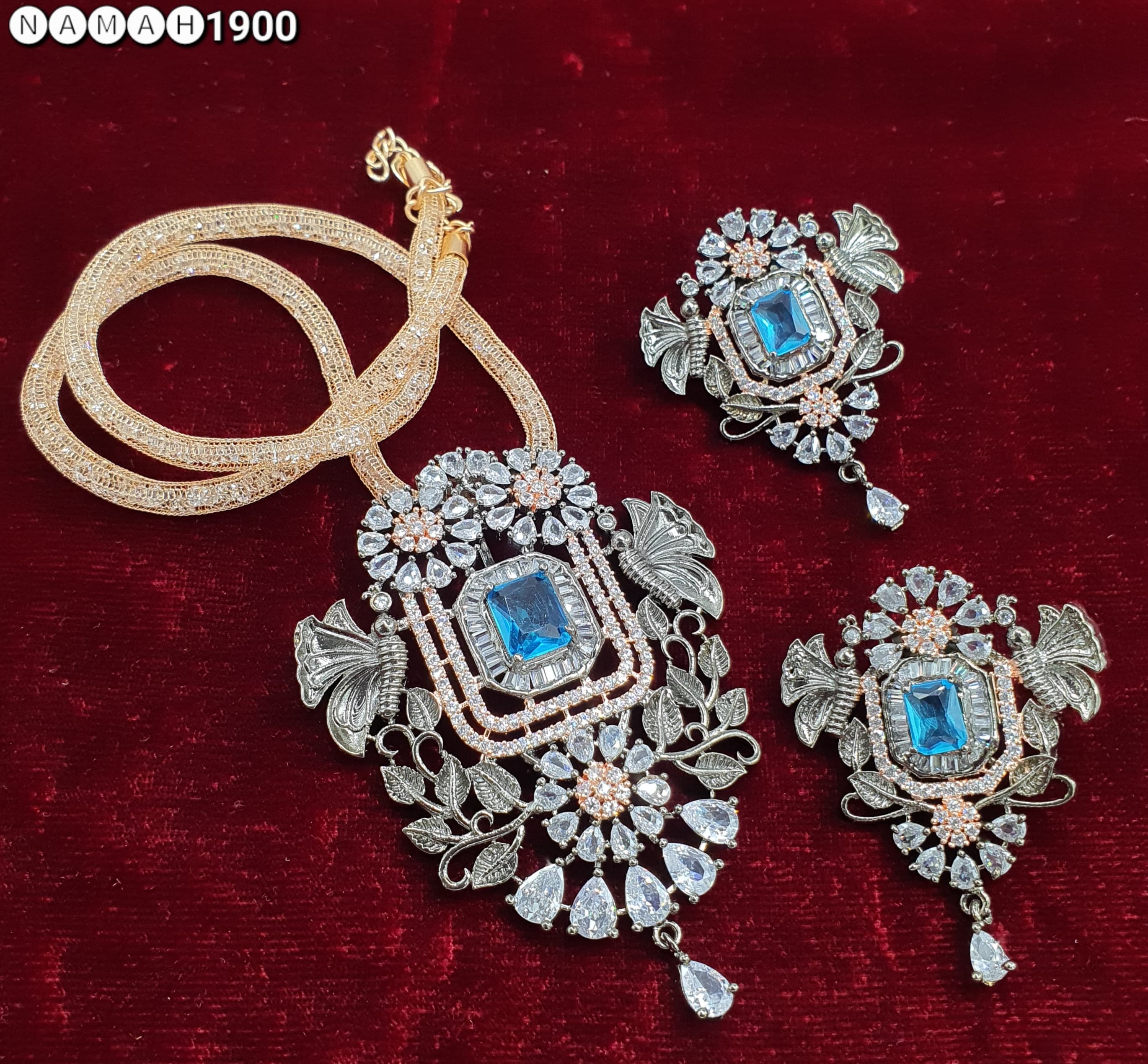 Pendant &amp; Earrings Set