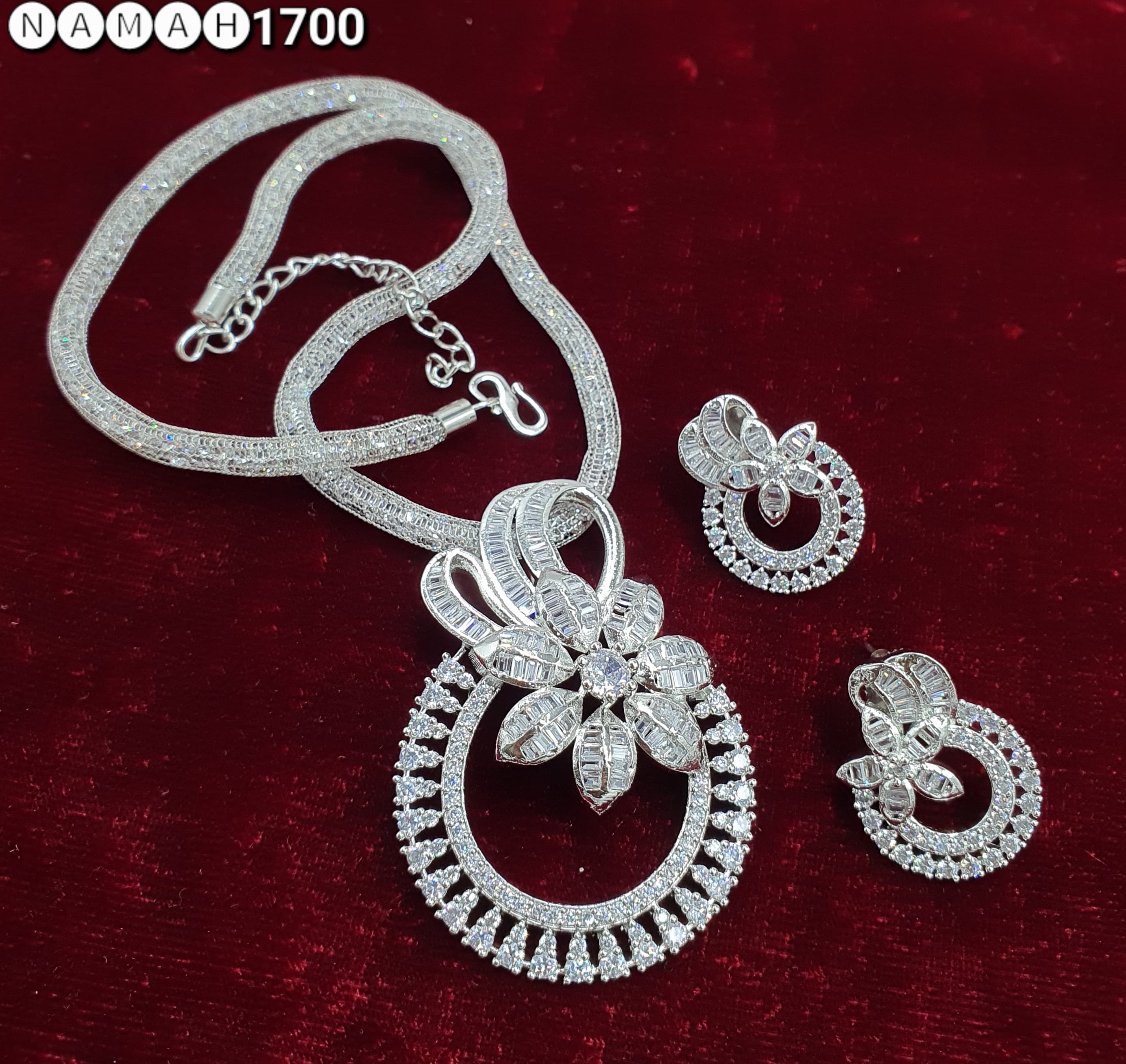 Pendant &amp; Earrings Set