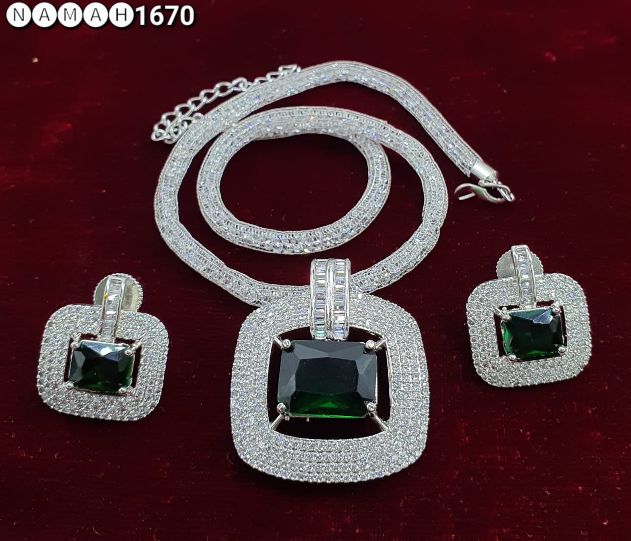 Pendant &amp; Earrings Set