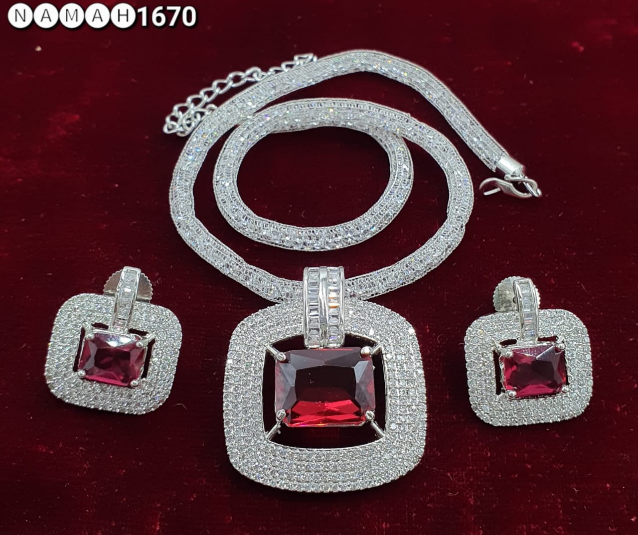 Pendant &amp; Earrings Set