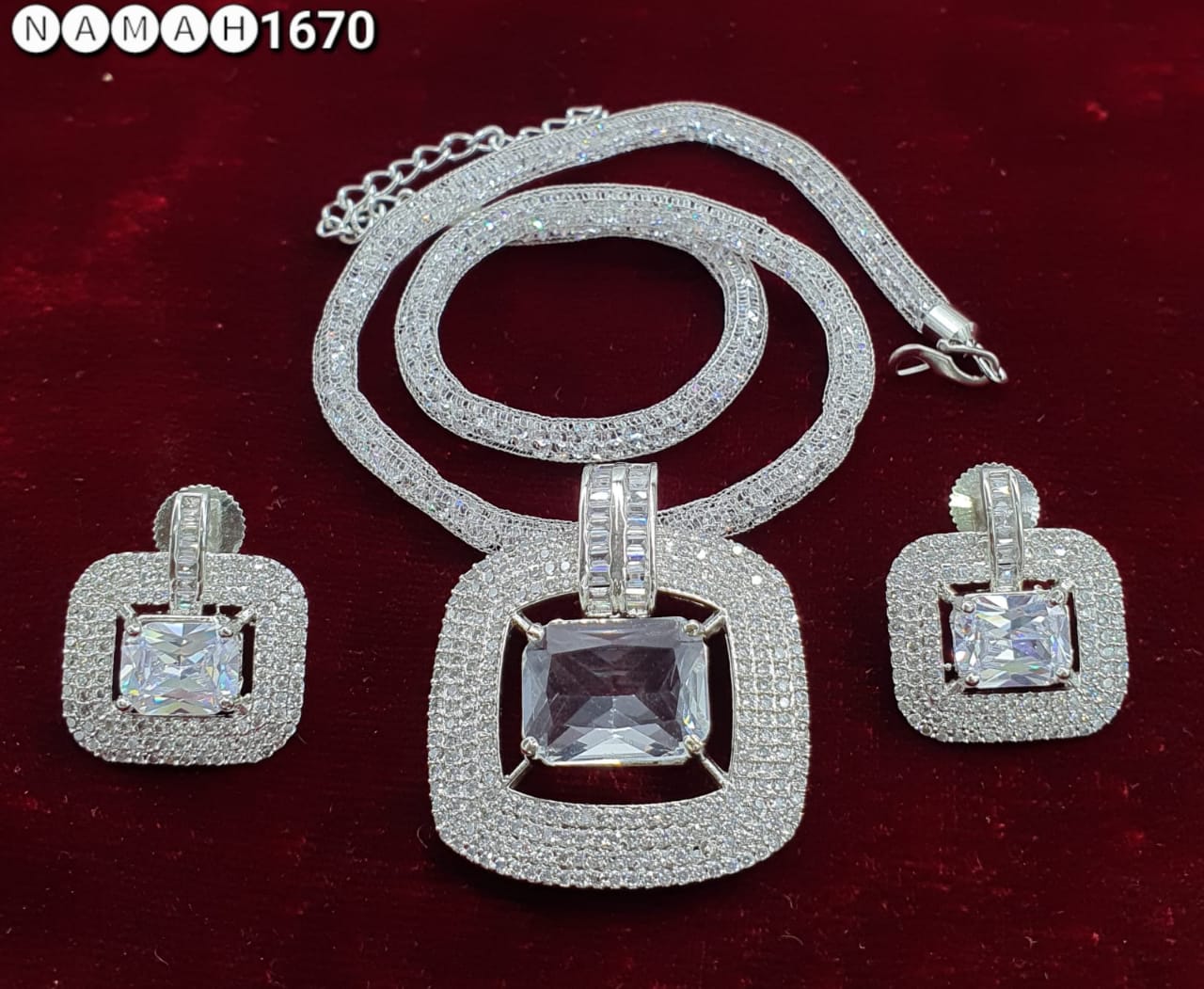 Pendant &amp; Earrings Set