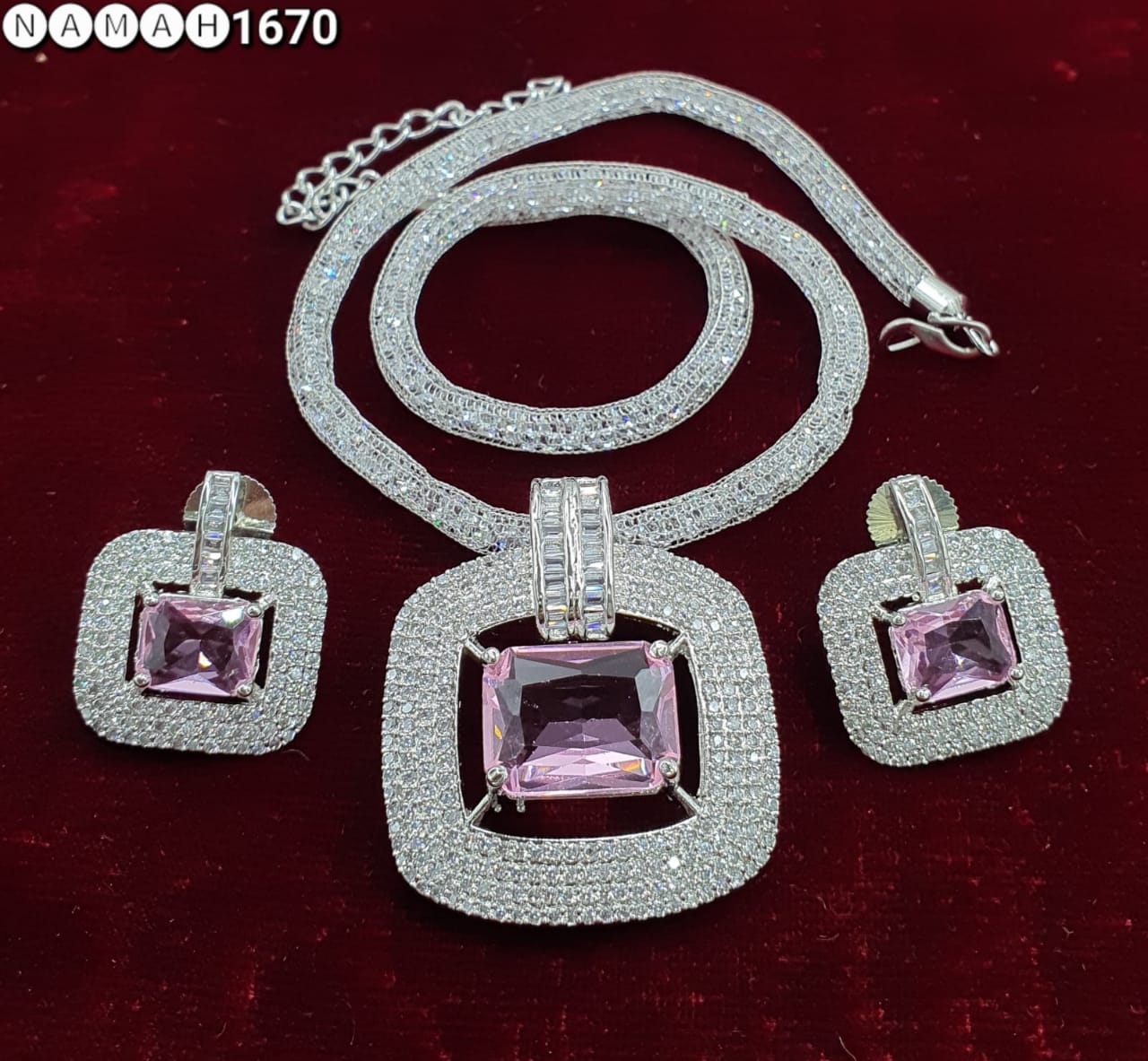 Pendant &amp; Earrings Set