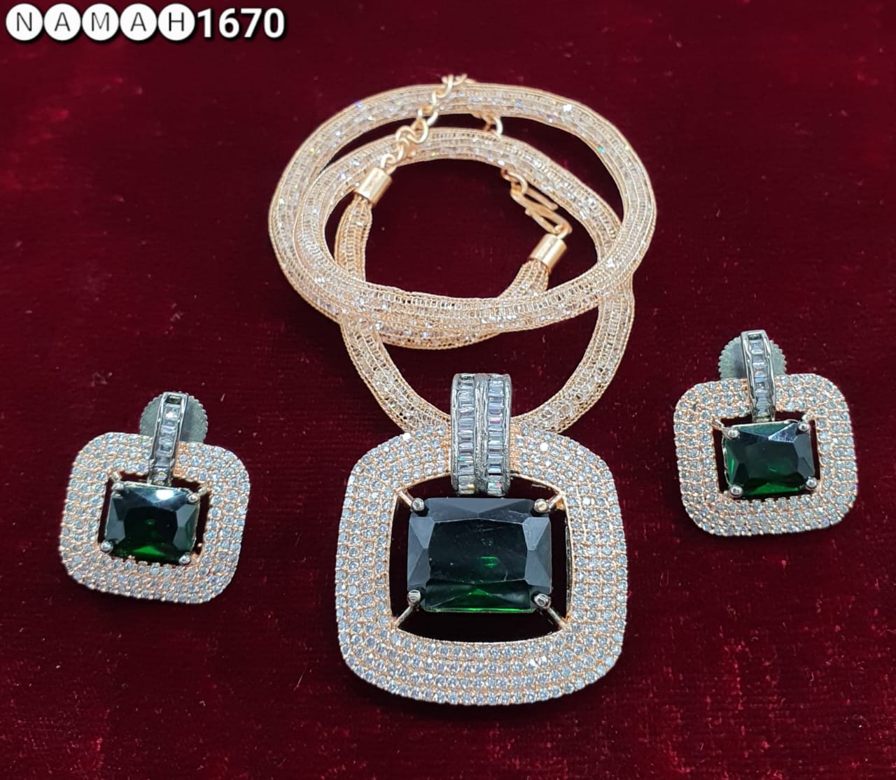Pendant &amp; Earrings Set