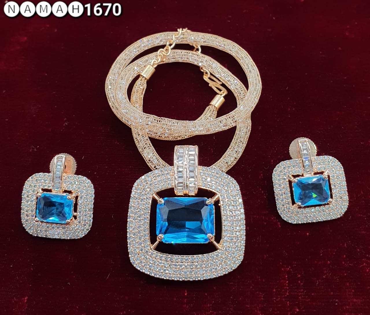 Pendant &amp; Earrings Set