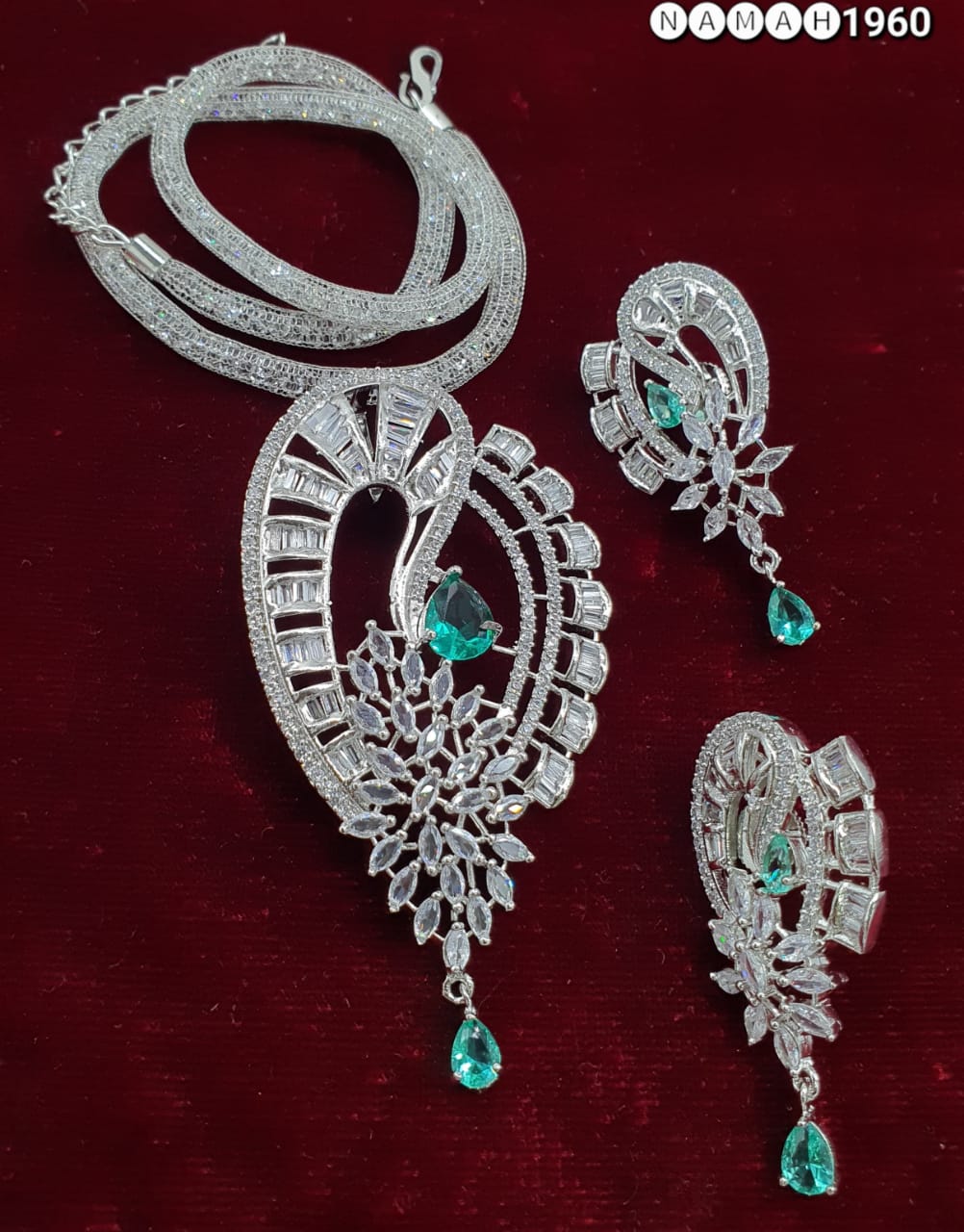 Pendant &amp; Earrings Set