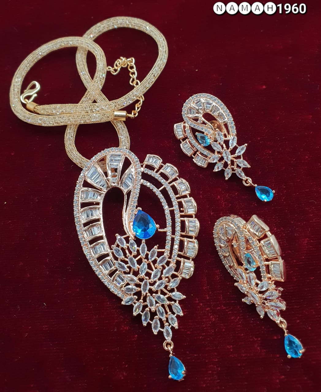 Pendant &amp; Earrings Set