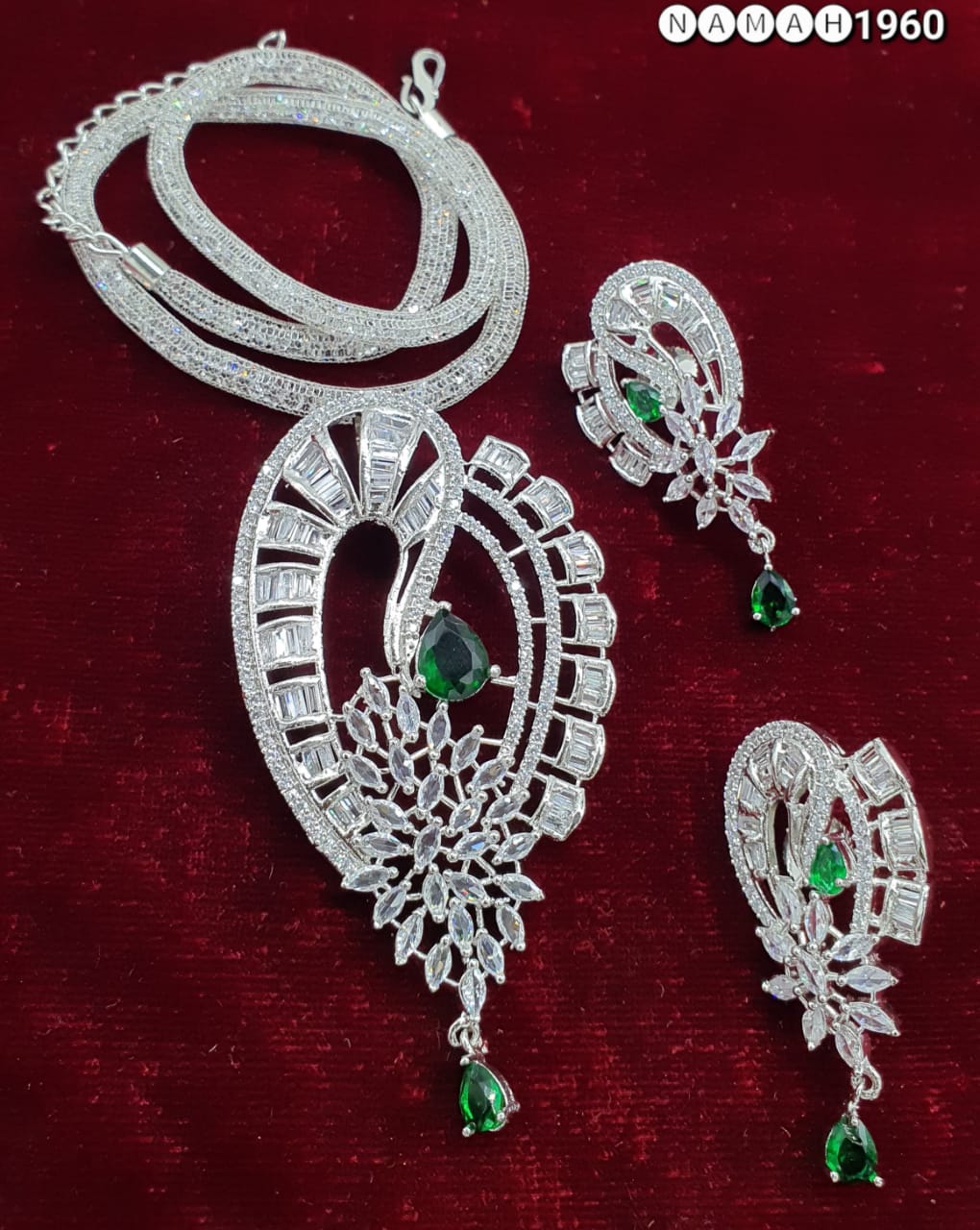 Pendant &amp; Earrings Set
