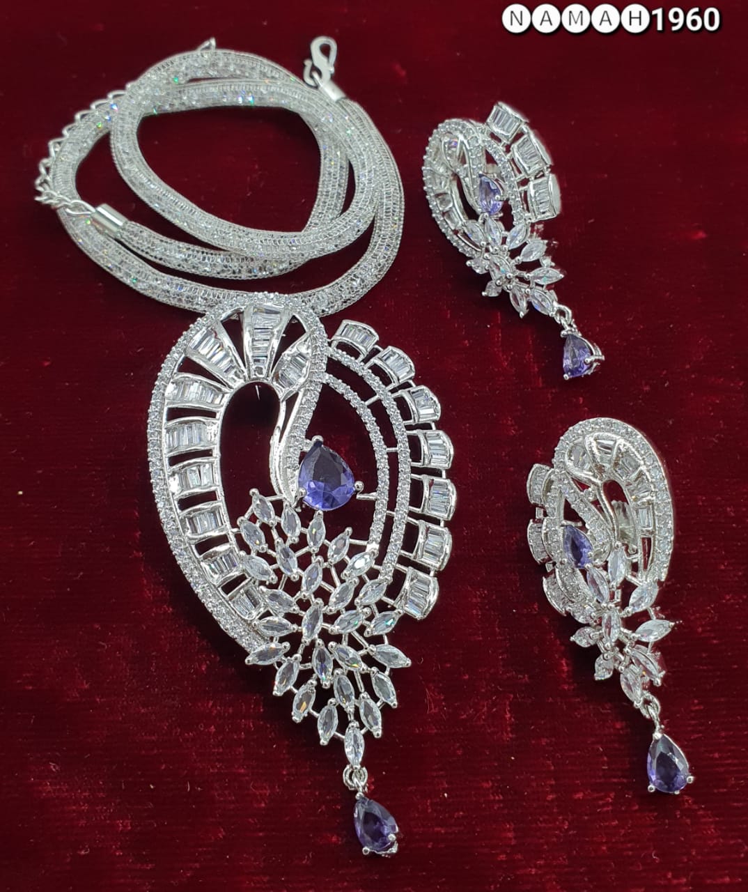 Pendant &amp; Earrings Set