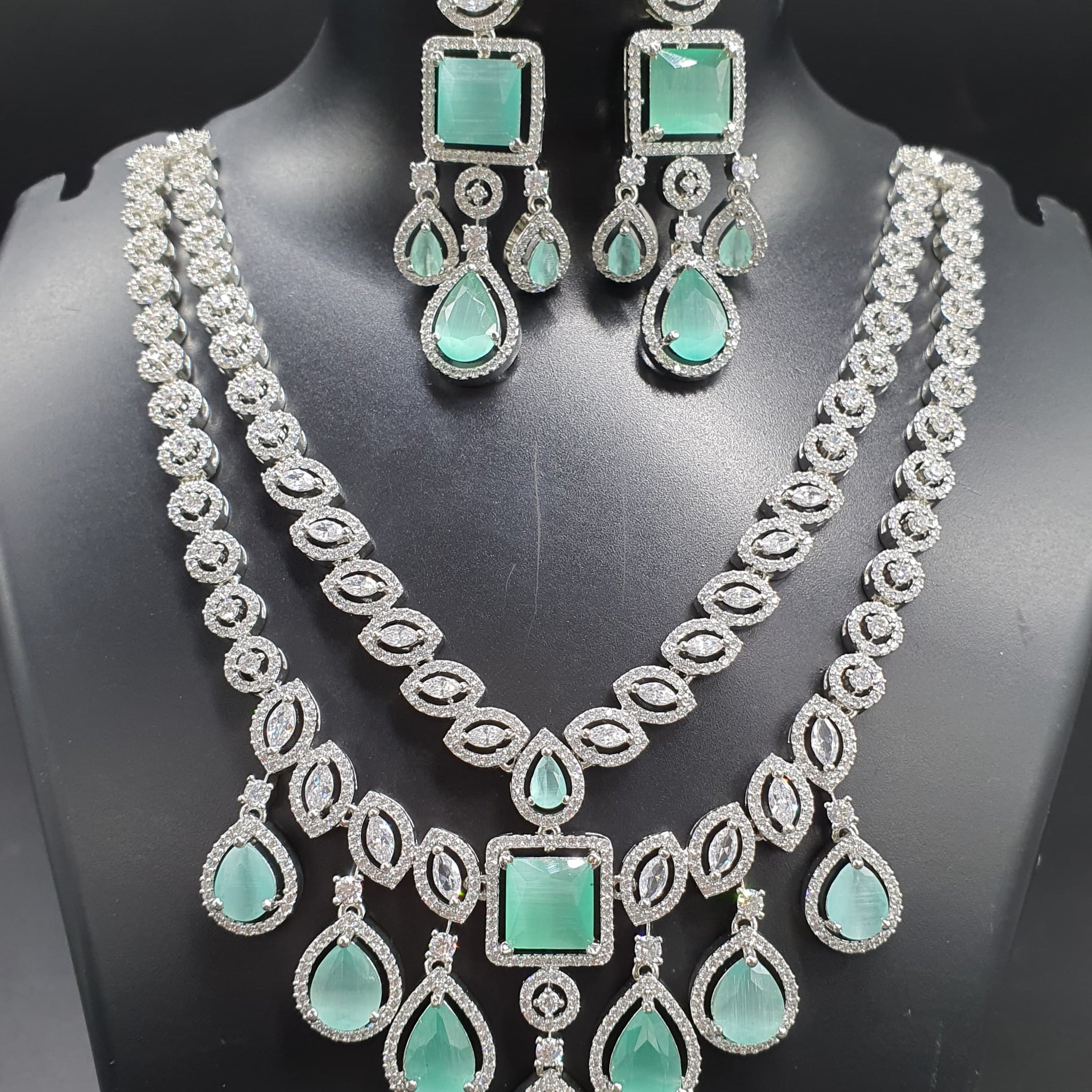 Neckles