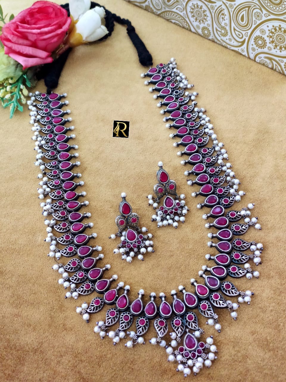 Necklace set