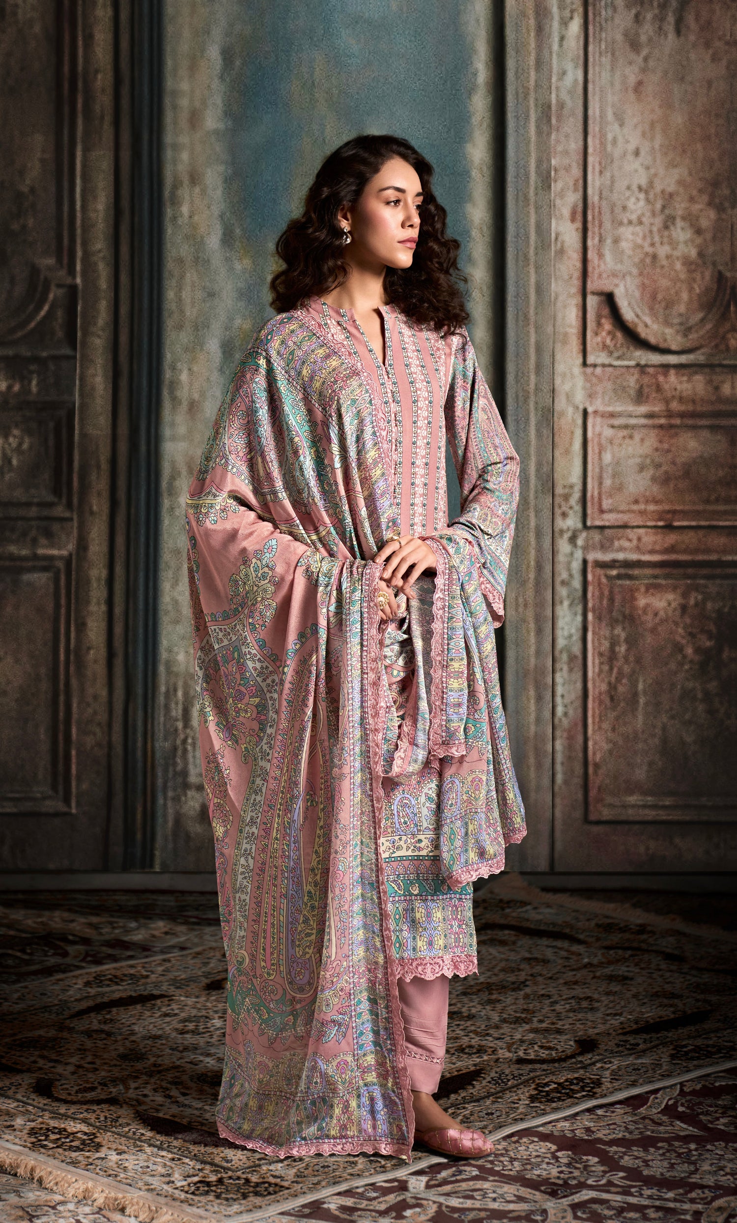 Pastel Pink Straight Cut Suit &amp; Digital Print &amp; Scalloped Embroidery