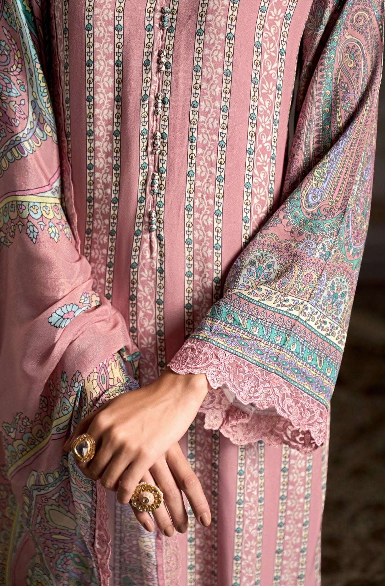 Pastel Pink Straight Cut Suit &amp; Digital Print &amp; Scalloped Embroidery