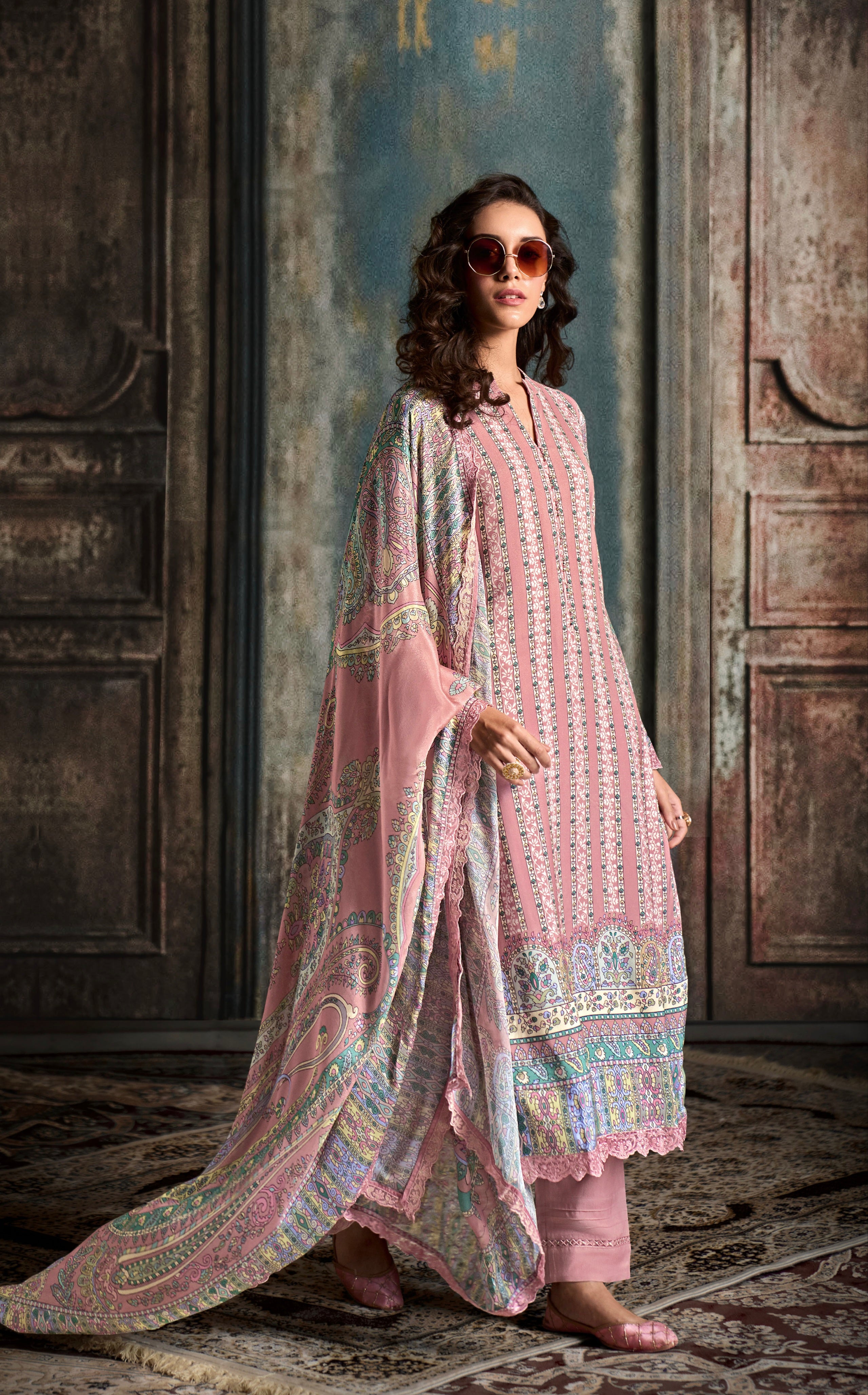 Pastel Pink Straight Cut Suit &amp; Digital Print &amp; Scalloped Embroidery