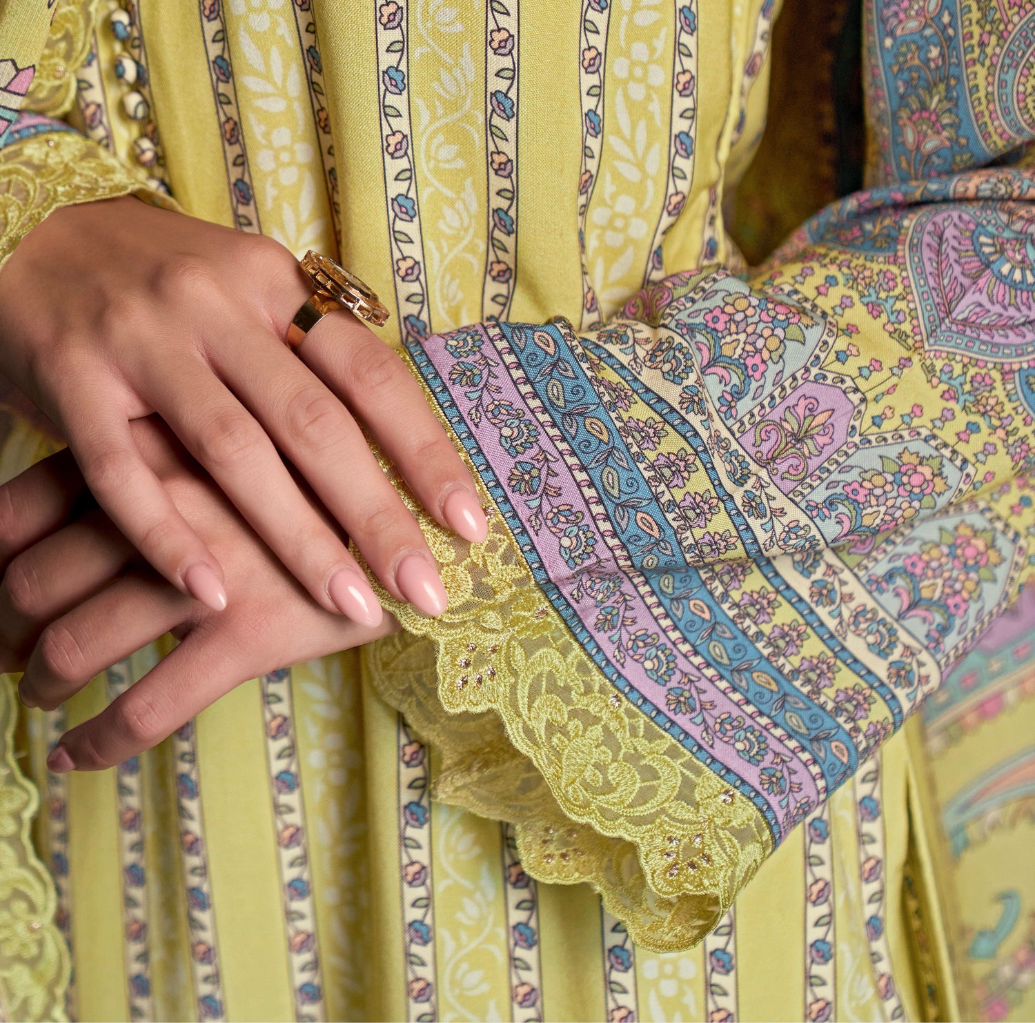 Lemon Yellow Straight Cut Suit &amp; Digital Print &amp; Scalloped Embroidery