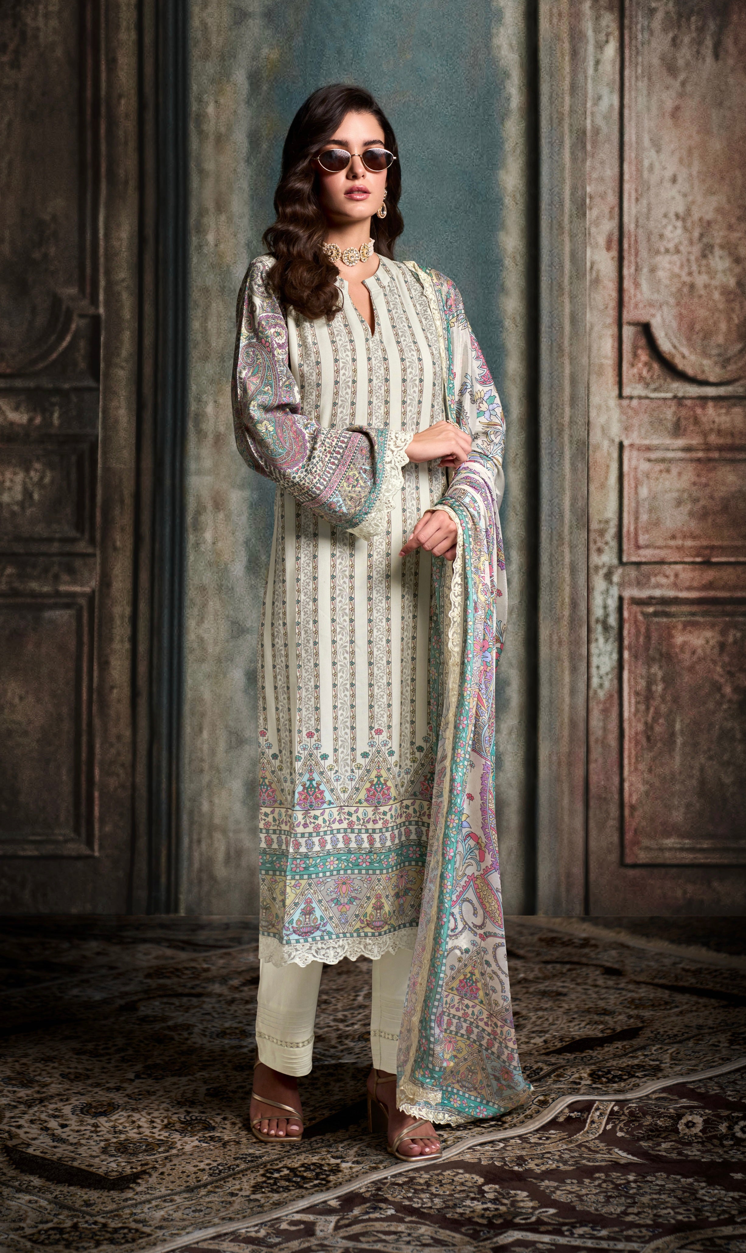 Ivory White Straight Cut Suit &amp; Digital Print &amp; Scalloped Embroidery