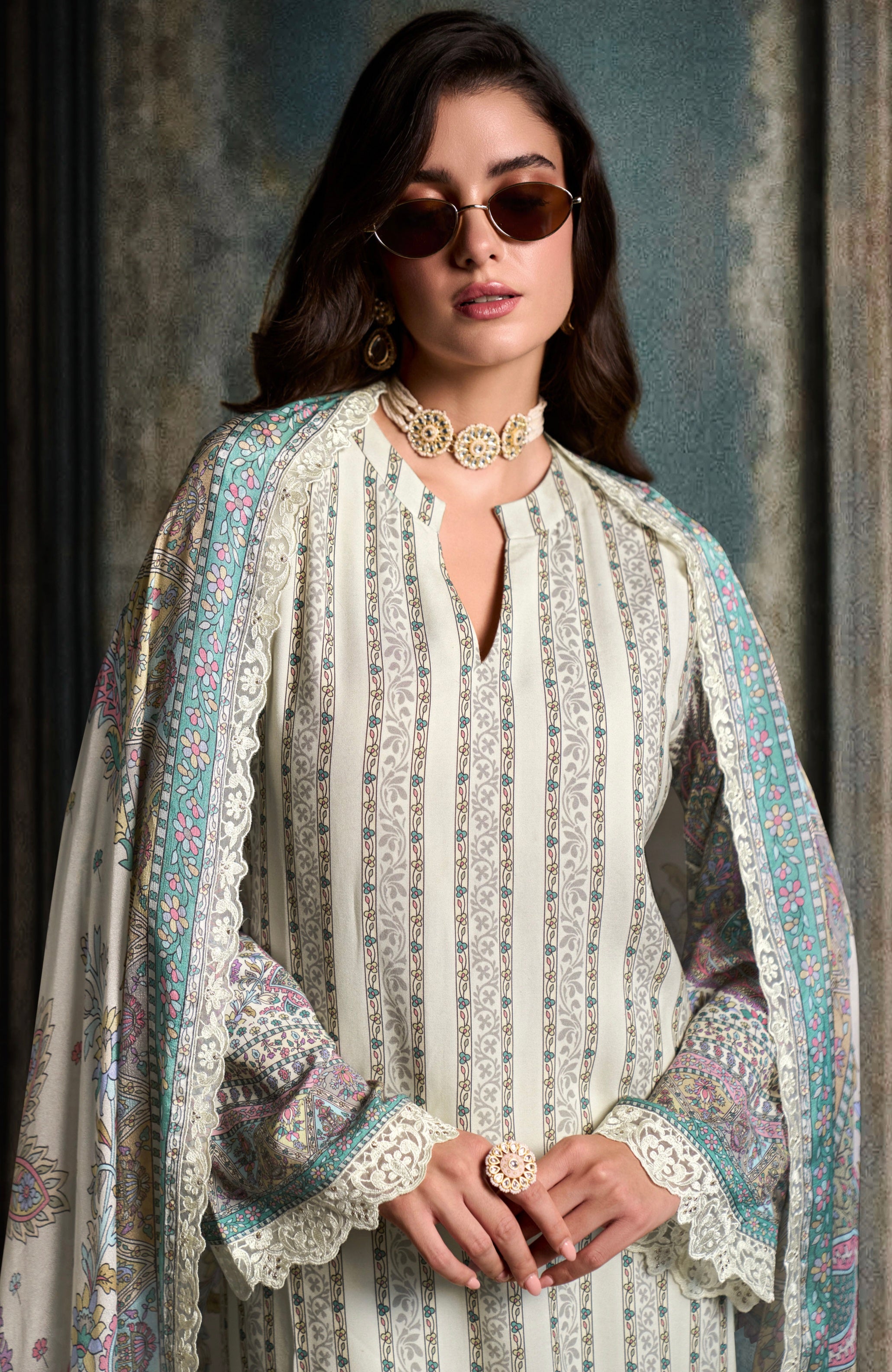 Ivory White Straight Cut Suit &amp; Digital Print &amp; Scalloped Embroidery