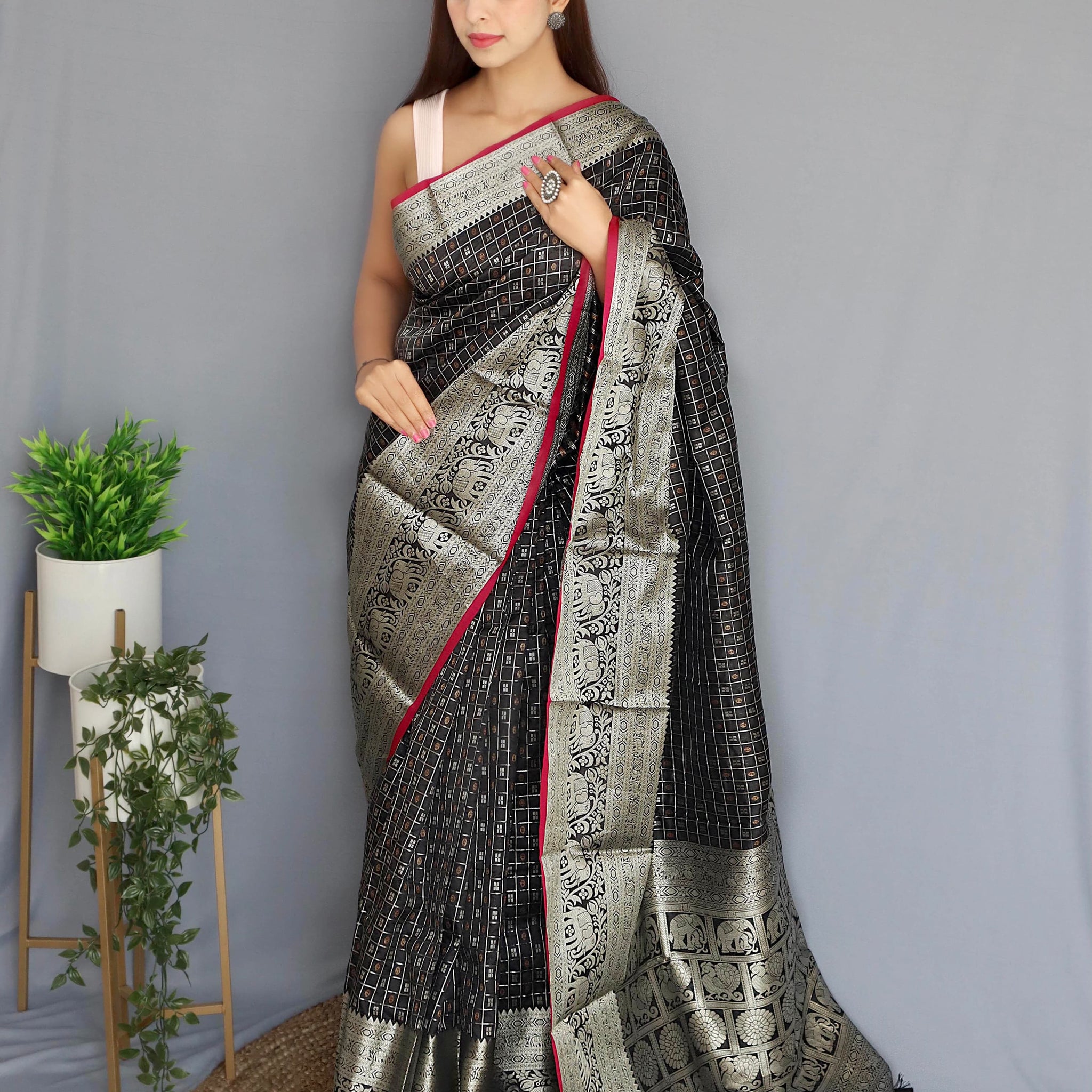 Khicha Saree