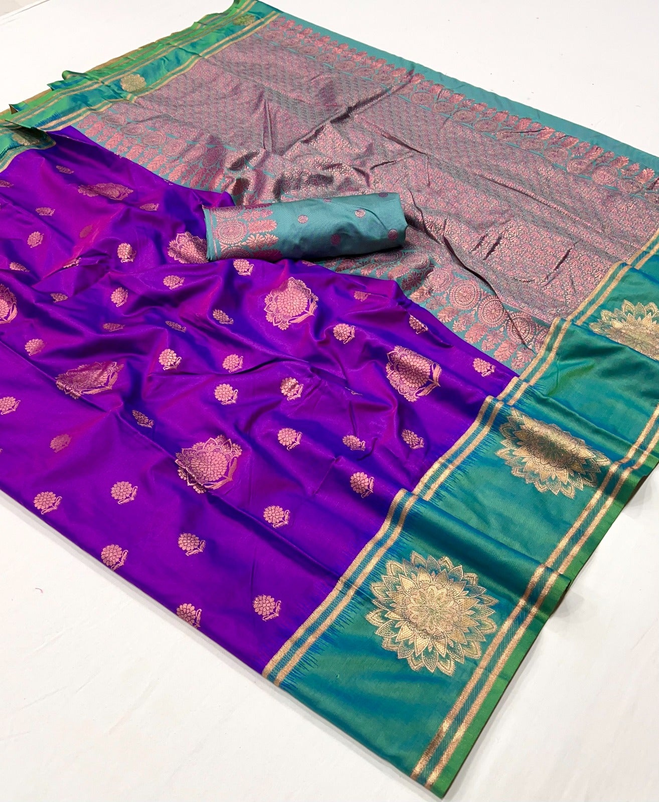 Vivid Violet Purple Party Wear Two Tone Contrast Handloom Weaving Silk Saree