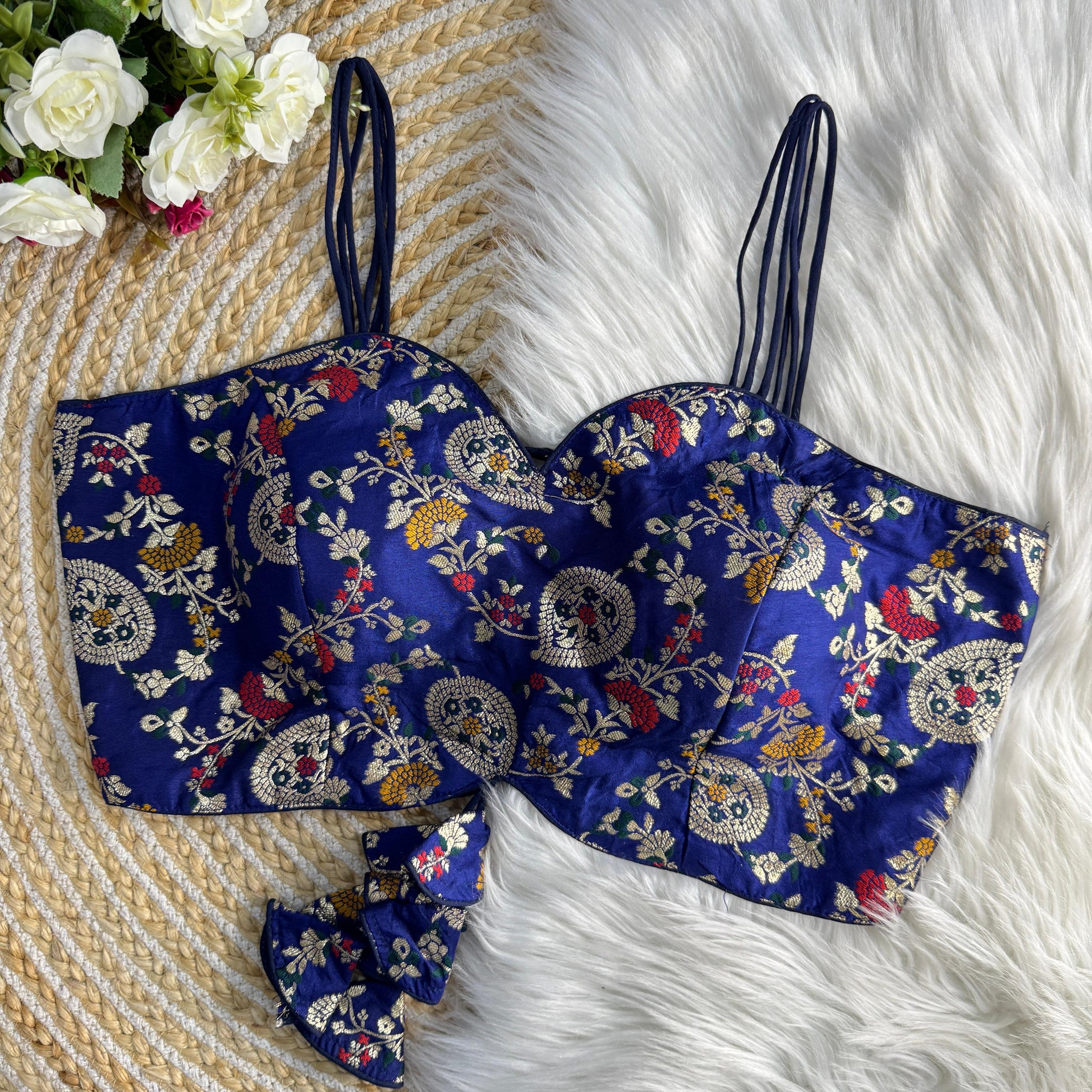 Sleevless Blouse