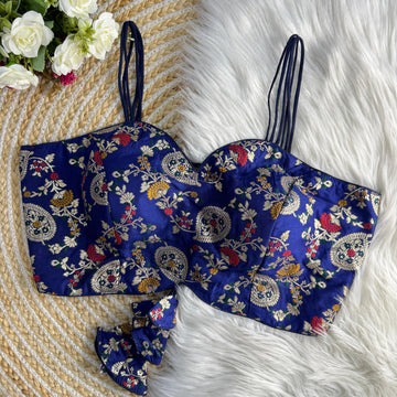 Sleevless Blouse