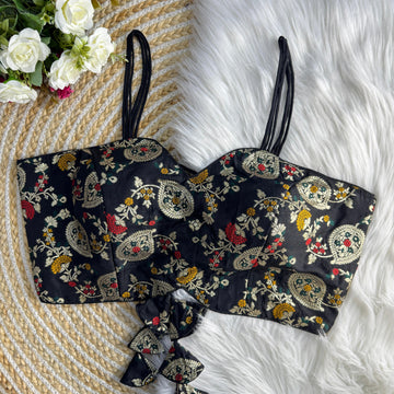 Sleevless Blouse