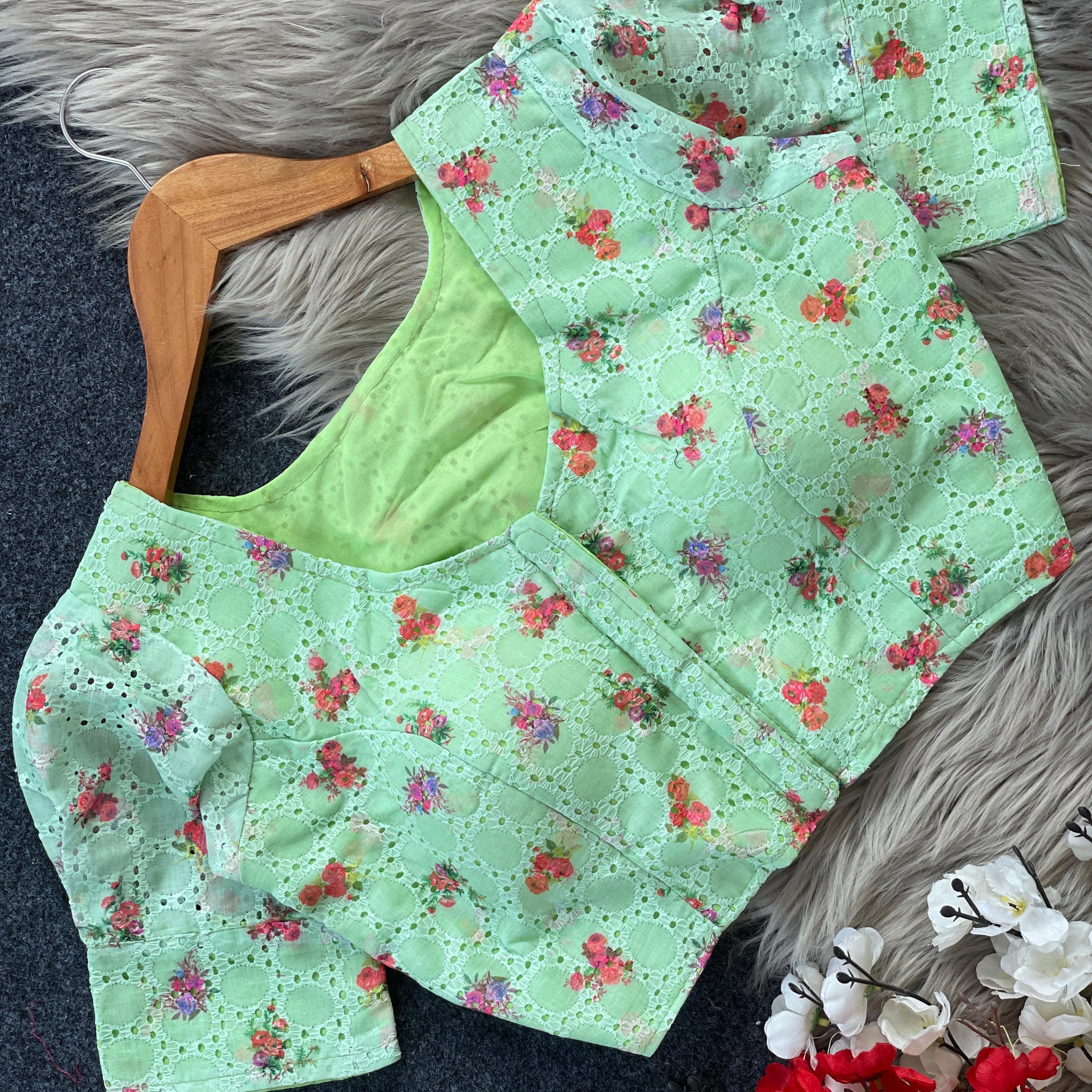 Hakoba Blouse