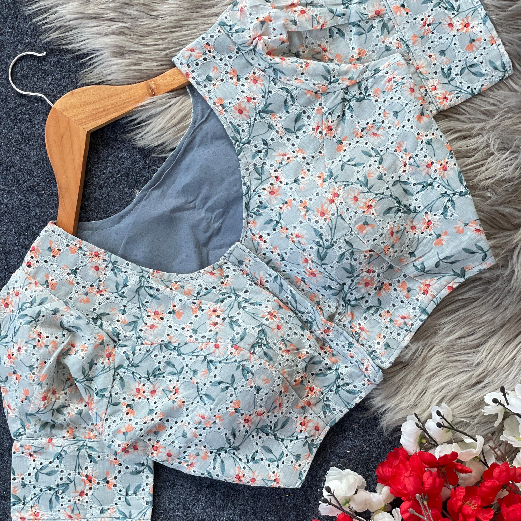 Hakoba Blouse