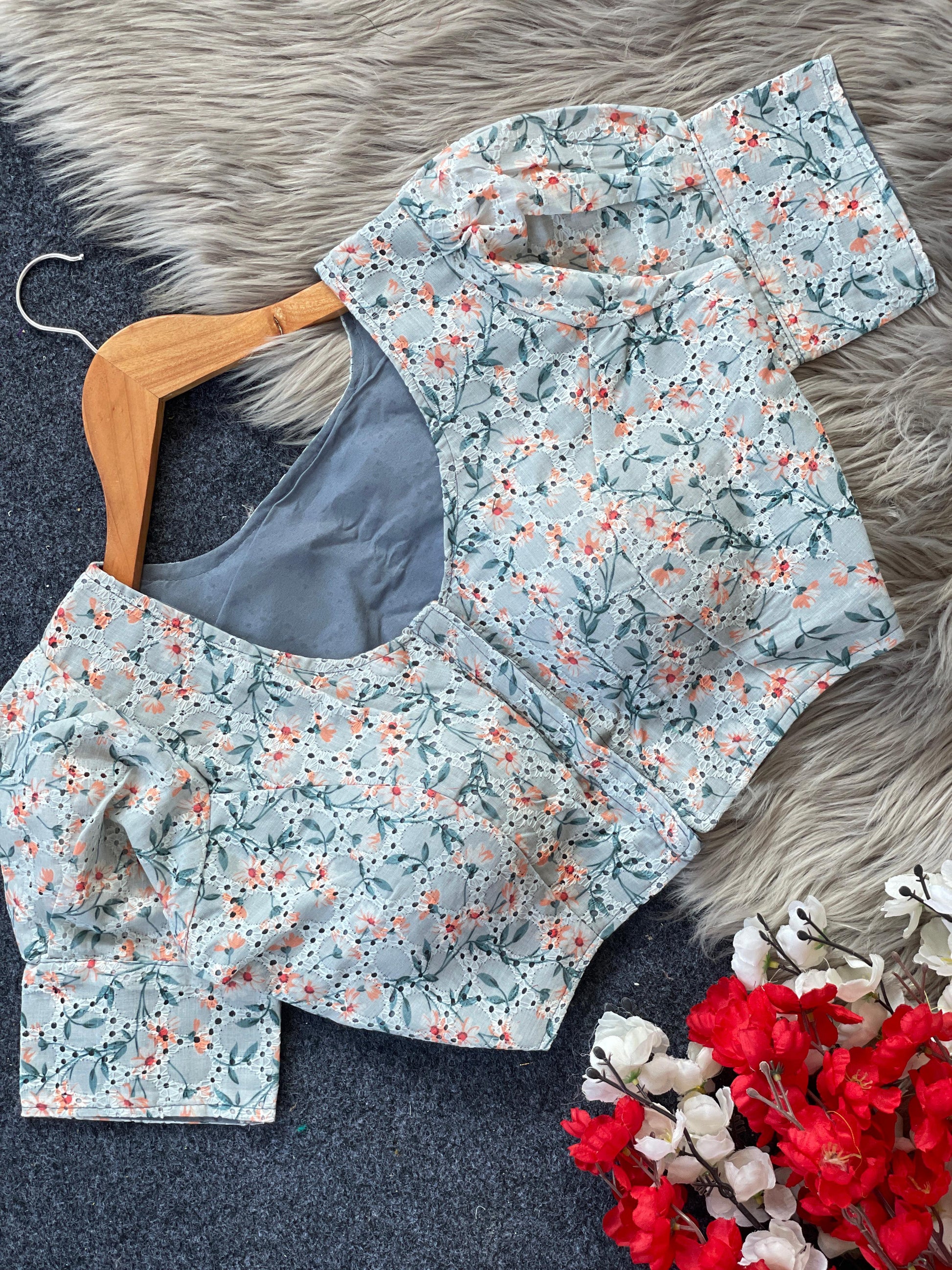 Hakoba Blouse