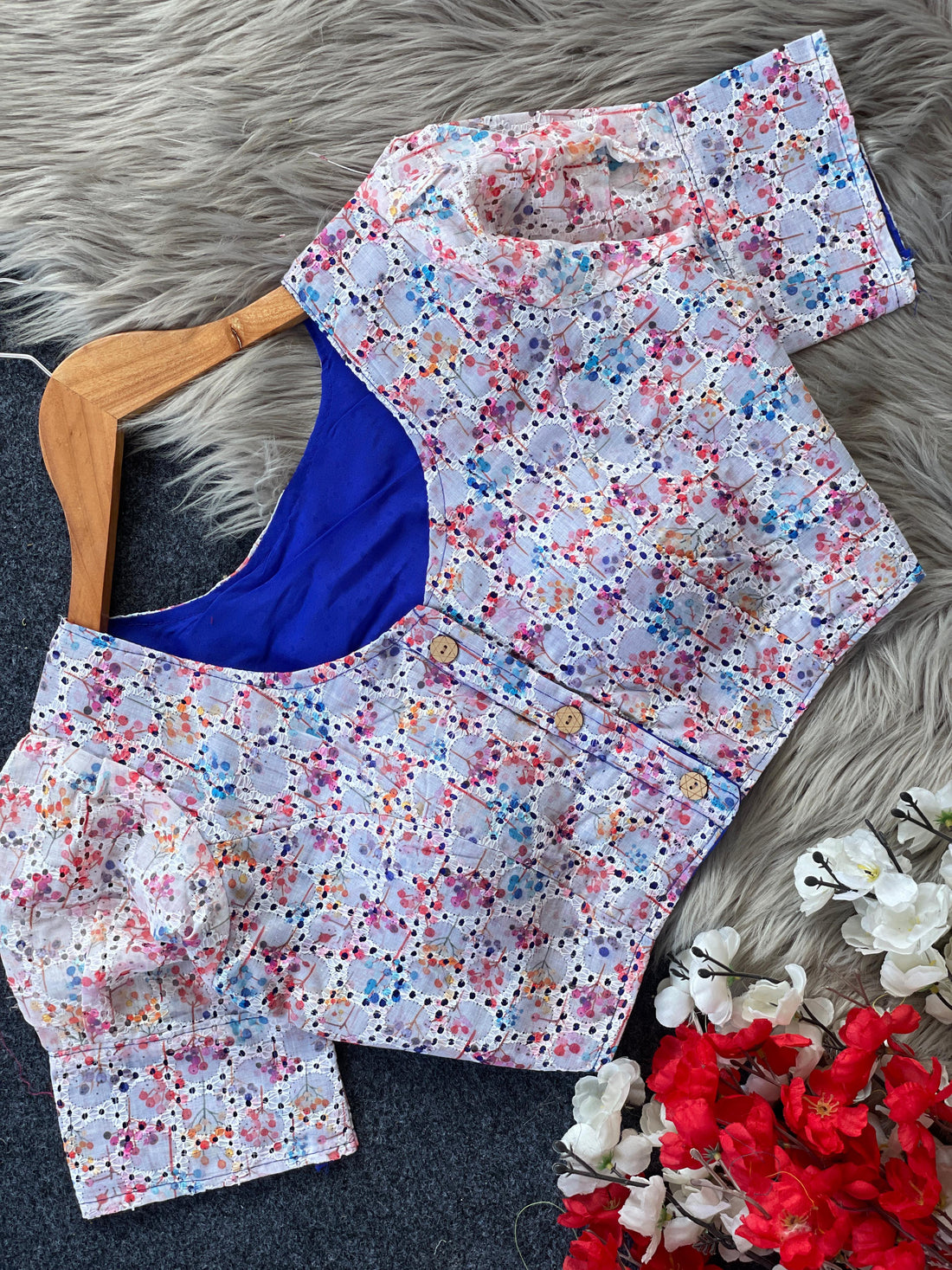 Hakoba Blouse
