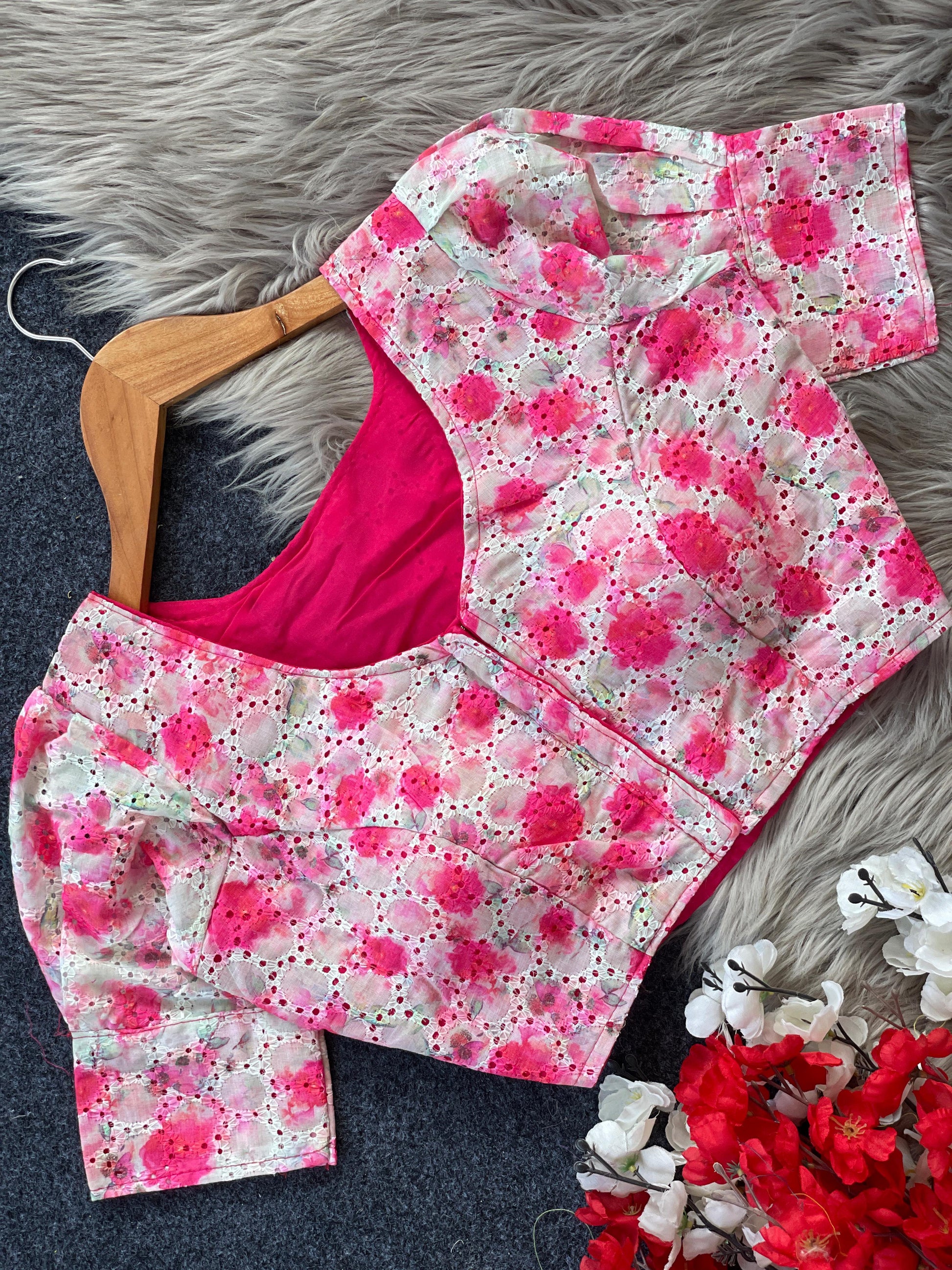 Hakoba Blouse